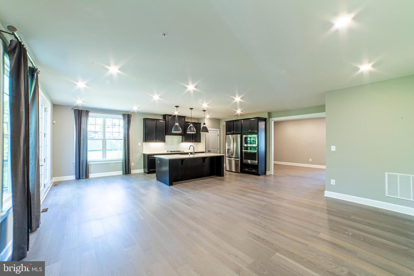 237 W Ponds Edge Dr