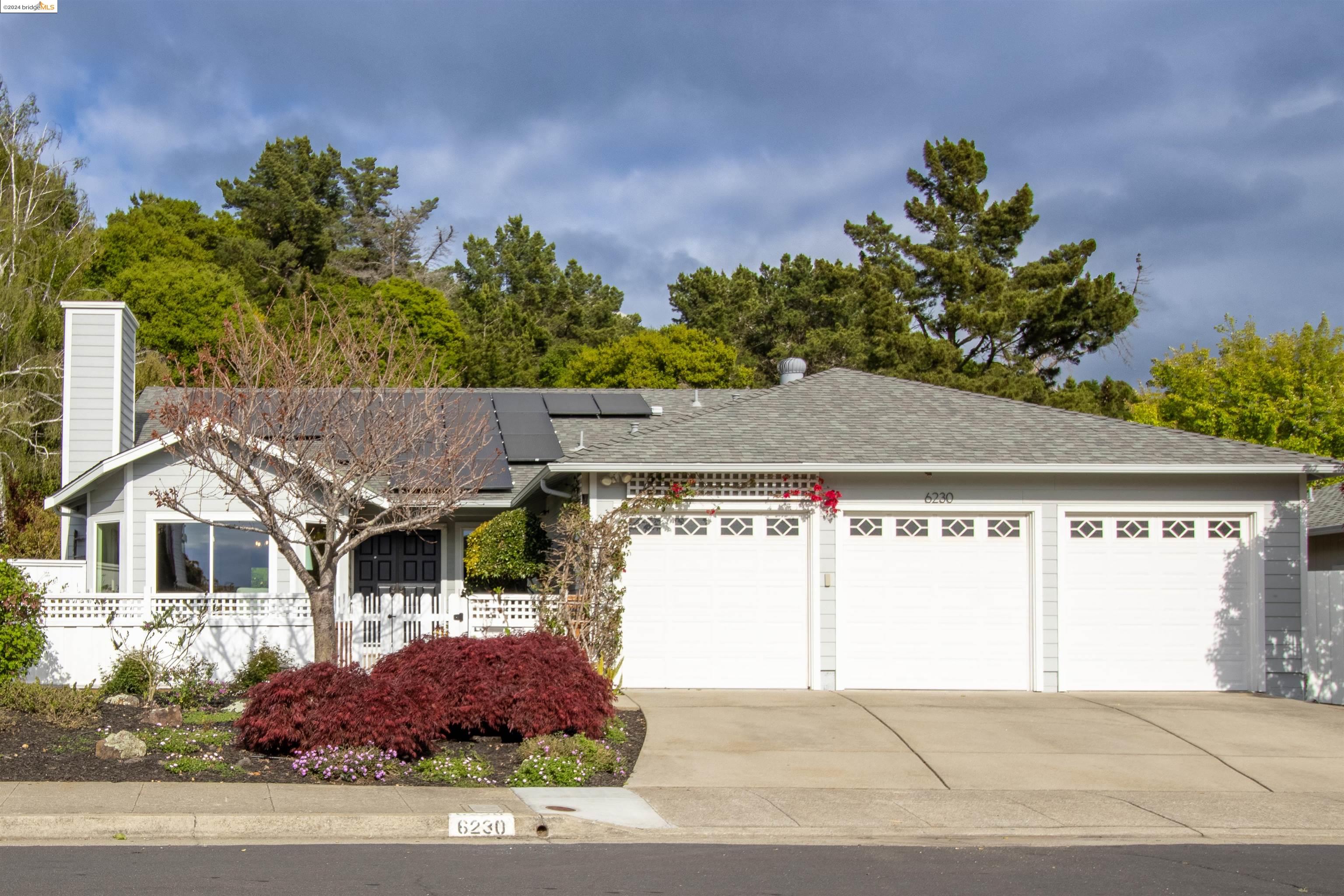 6230 View Crest Dr