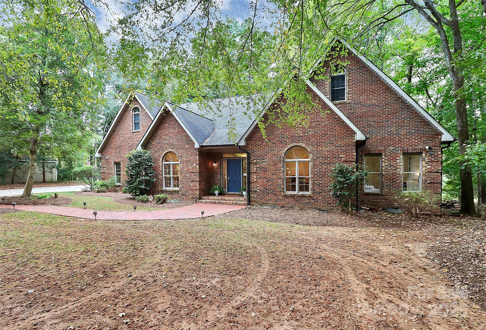 4121 Olde Roxbury Drive