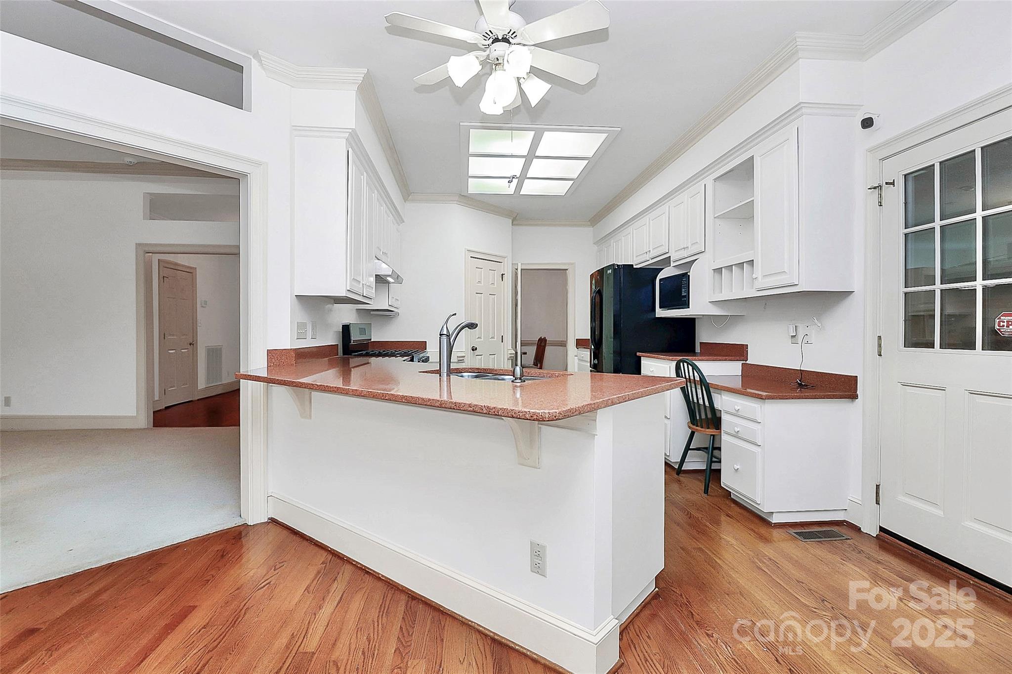 4121 Olde Roxbury Drive