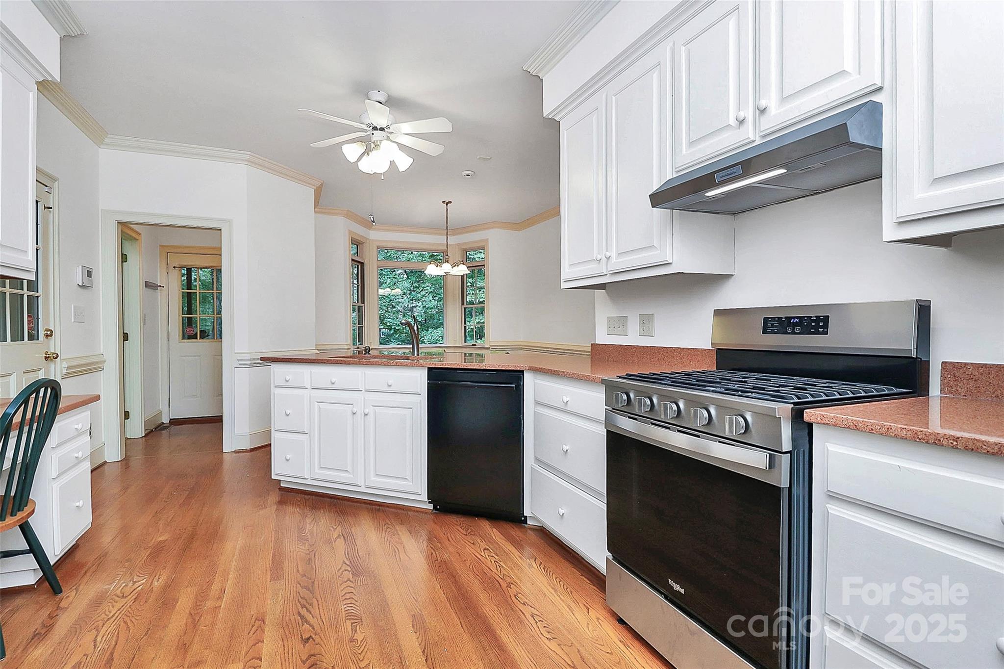 4121 Olde Roxbury Drive