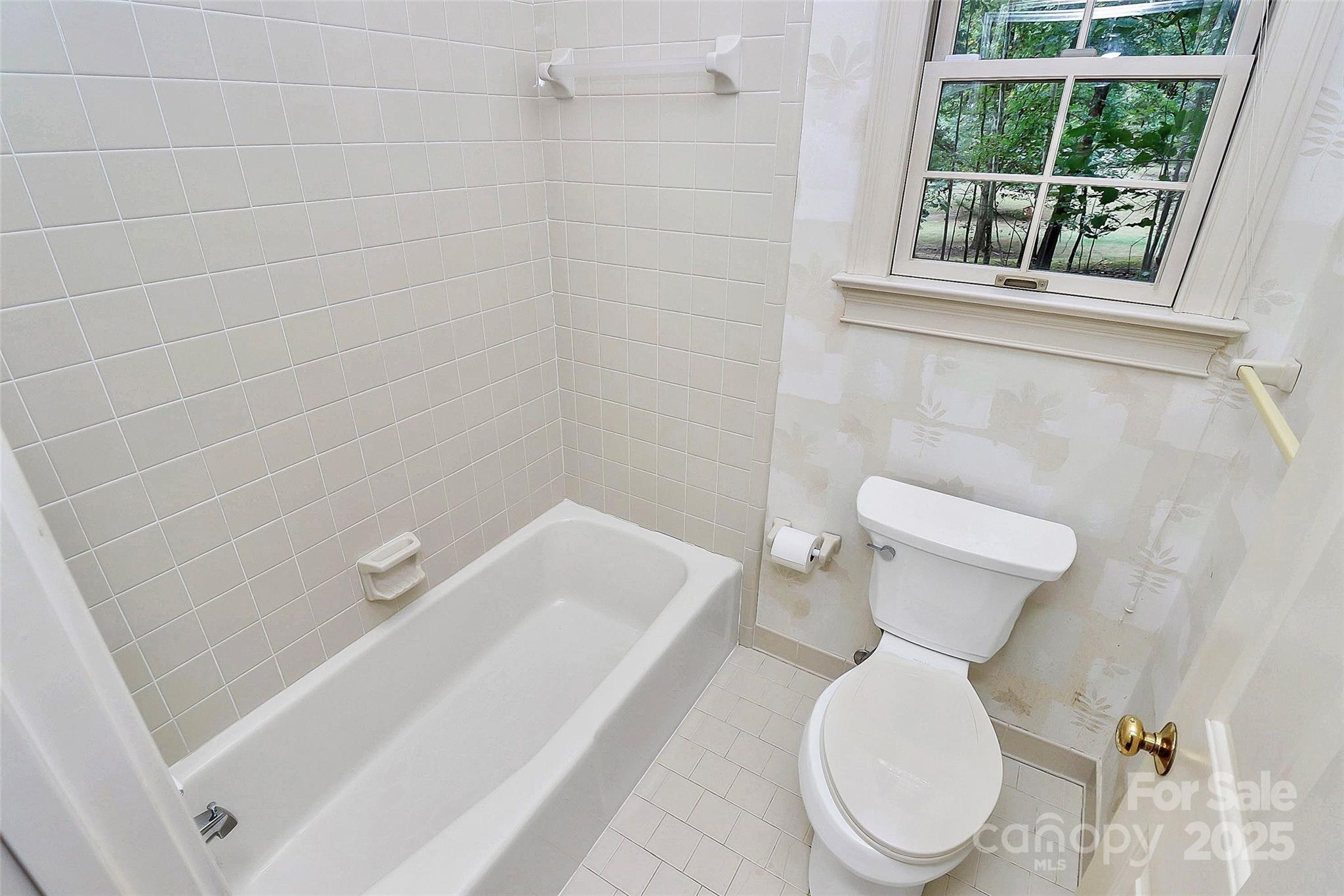 4121 Olde Roxbury Drive