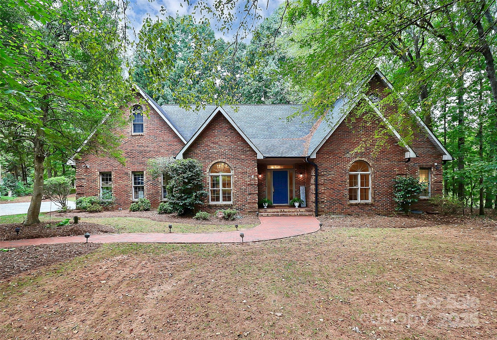 4121 Olde Roxbury Drive