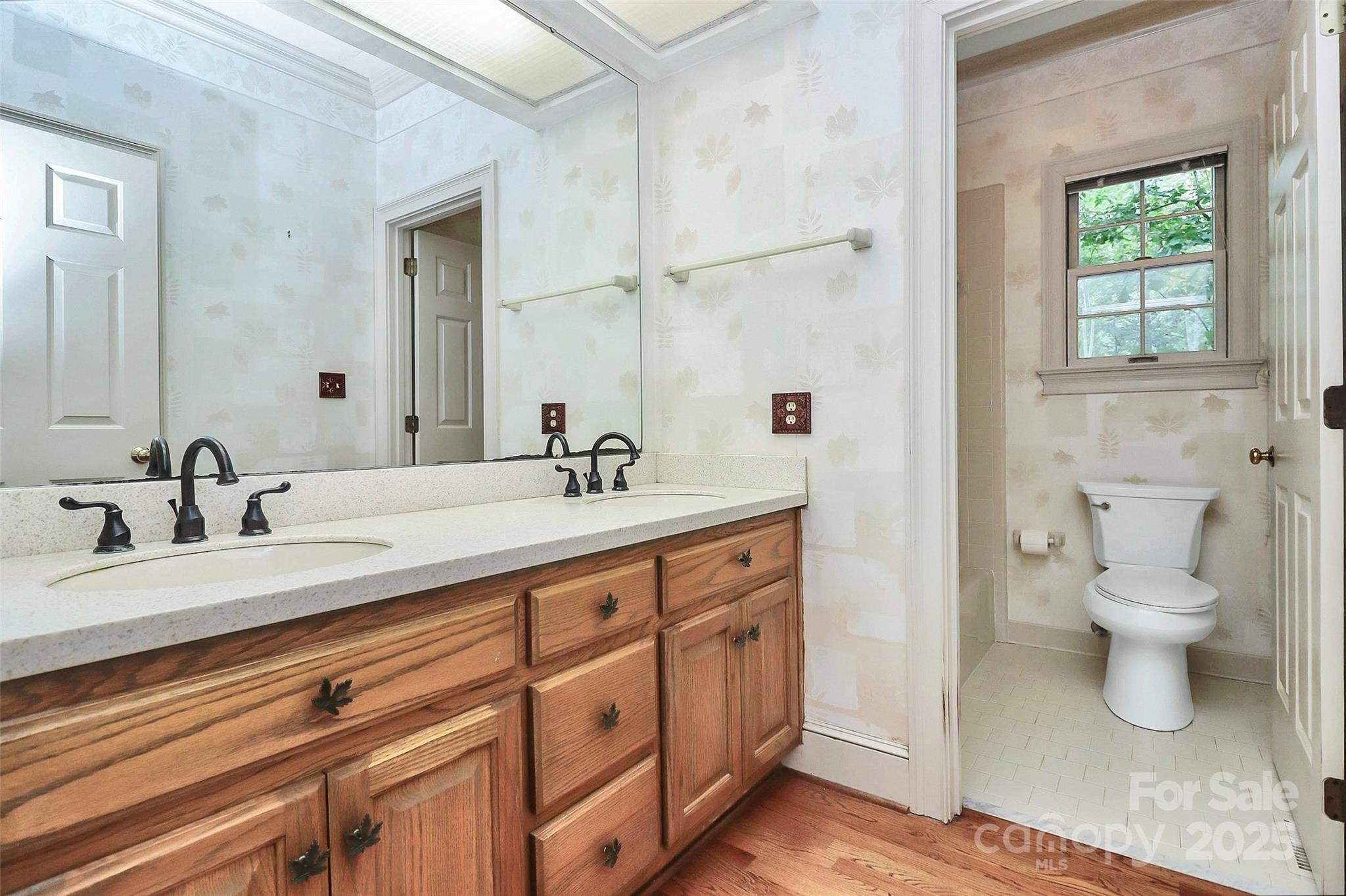 4121 Olde Roxbury Drive