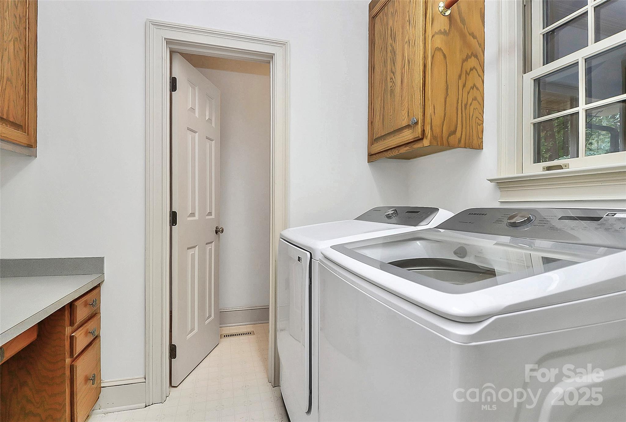 4121 Olde Roxbury Drive