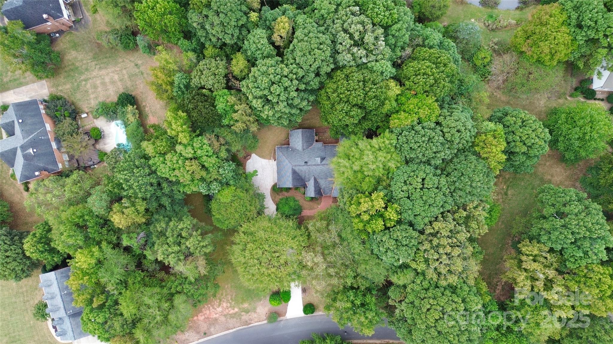 4121 Olde Roxbury Drive