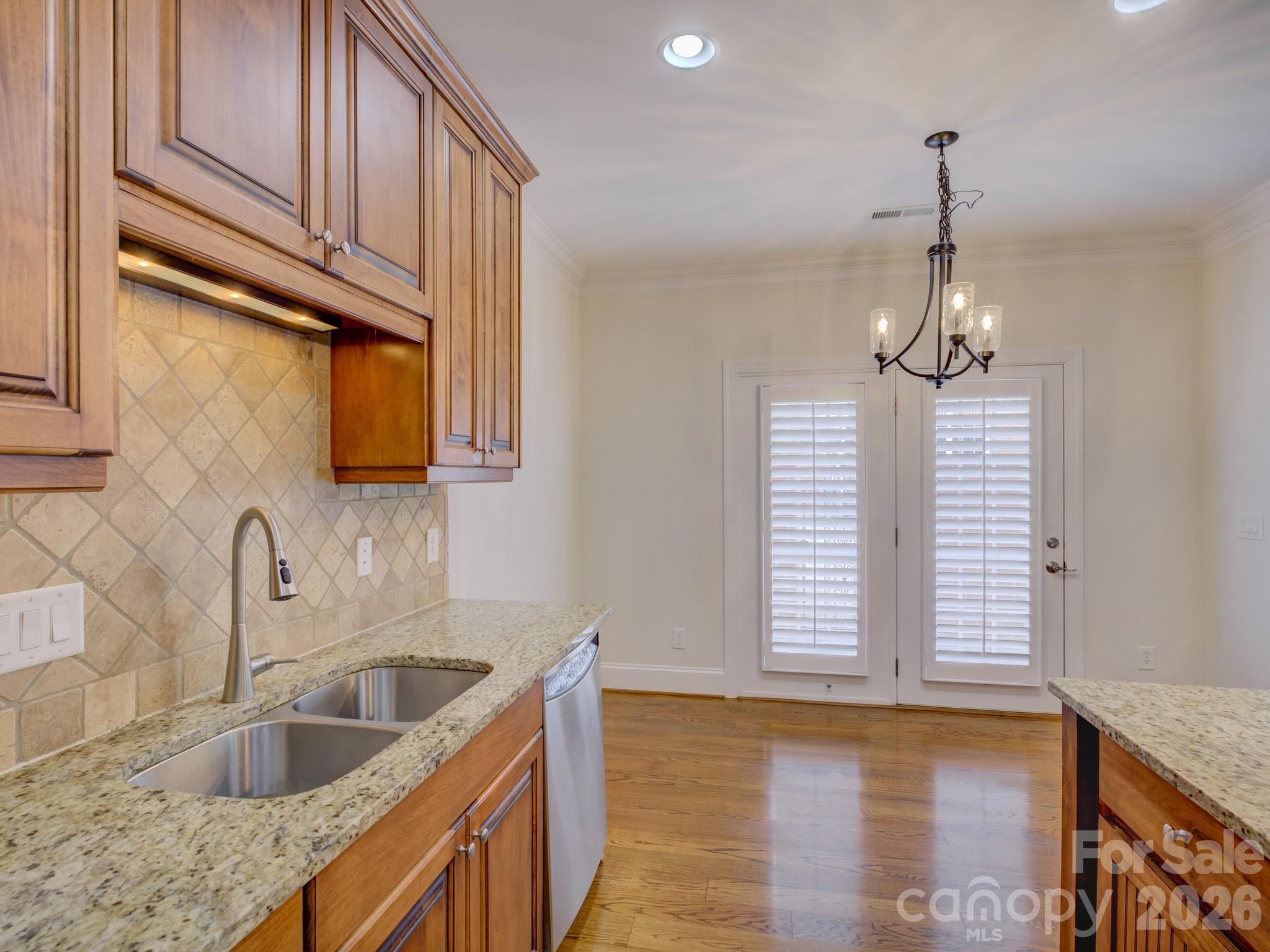 606 Crosswater Lane