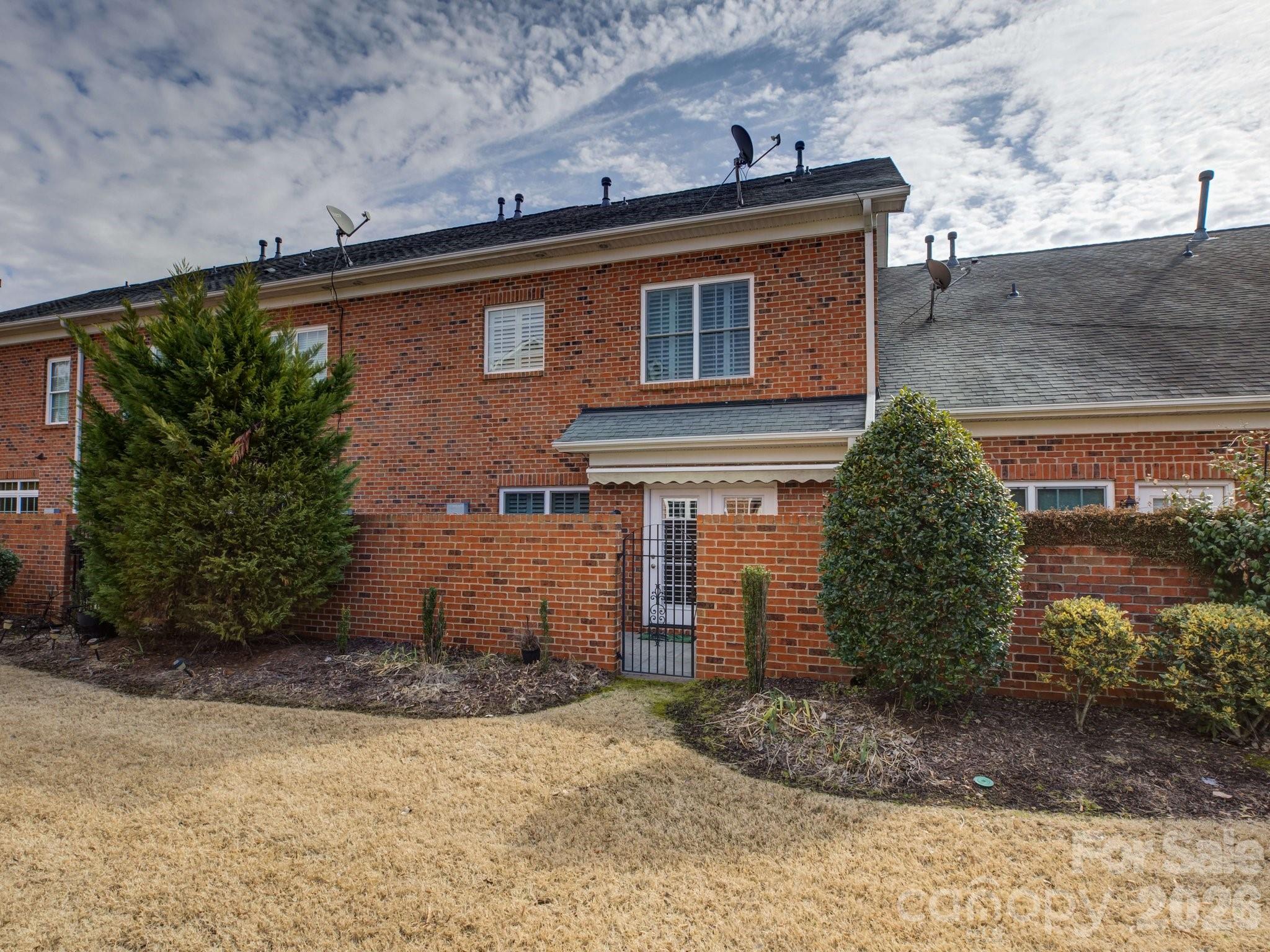606 Crosswater Lane