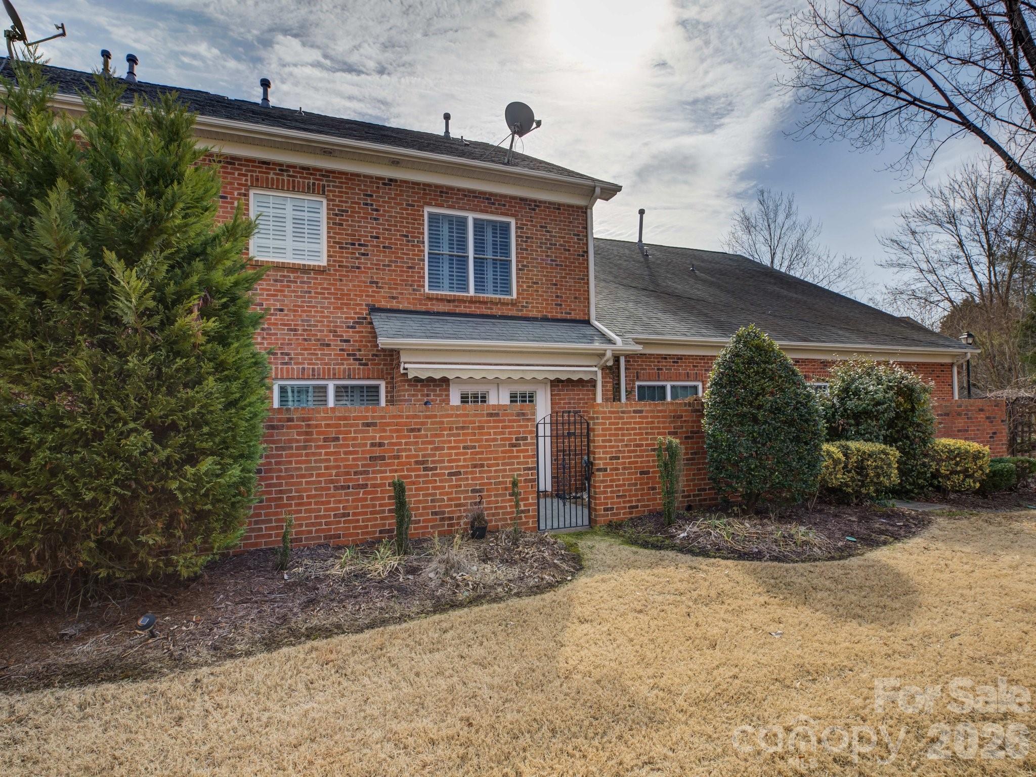 606 Crosswater Lane