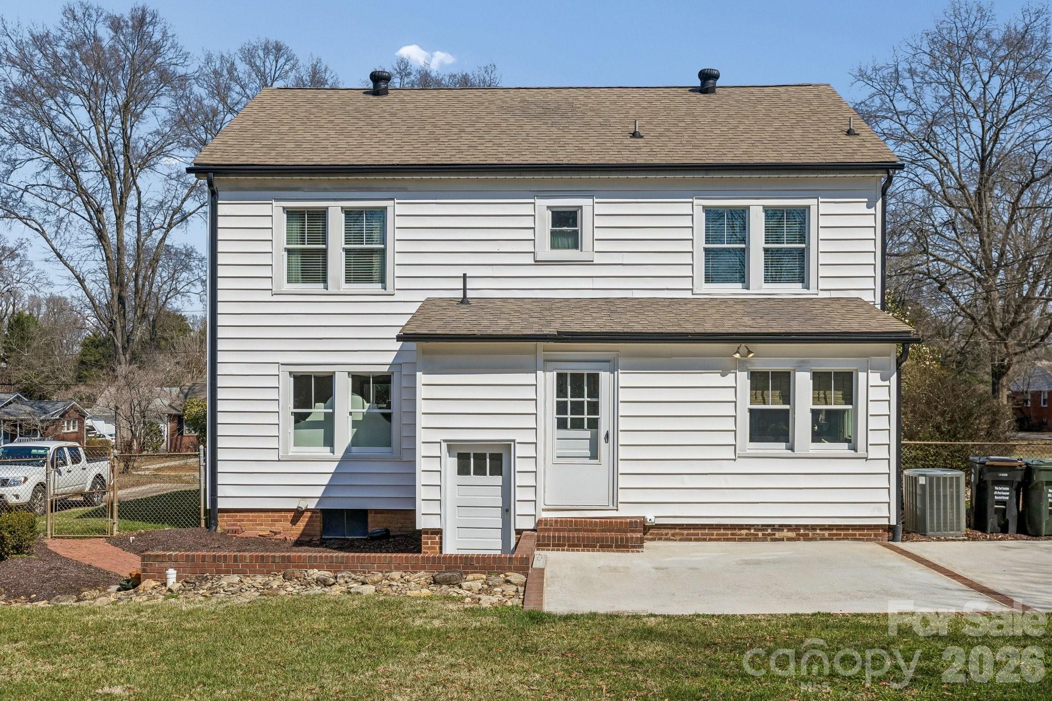 635 Propston Street NW