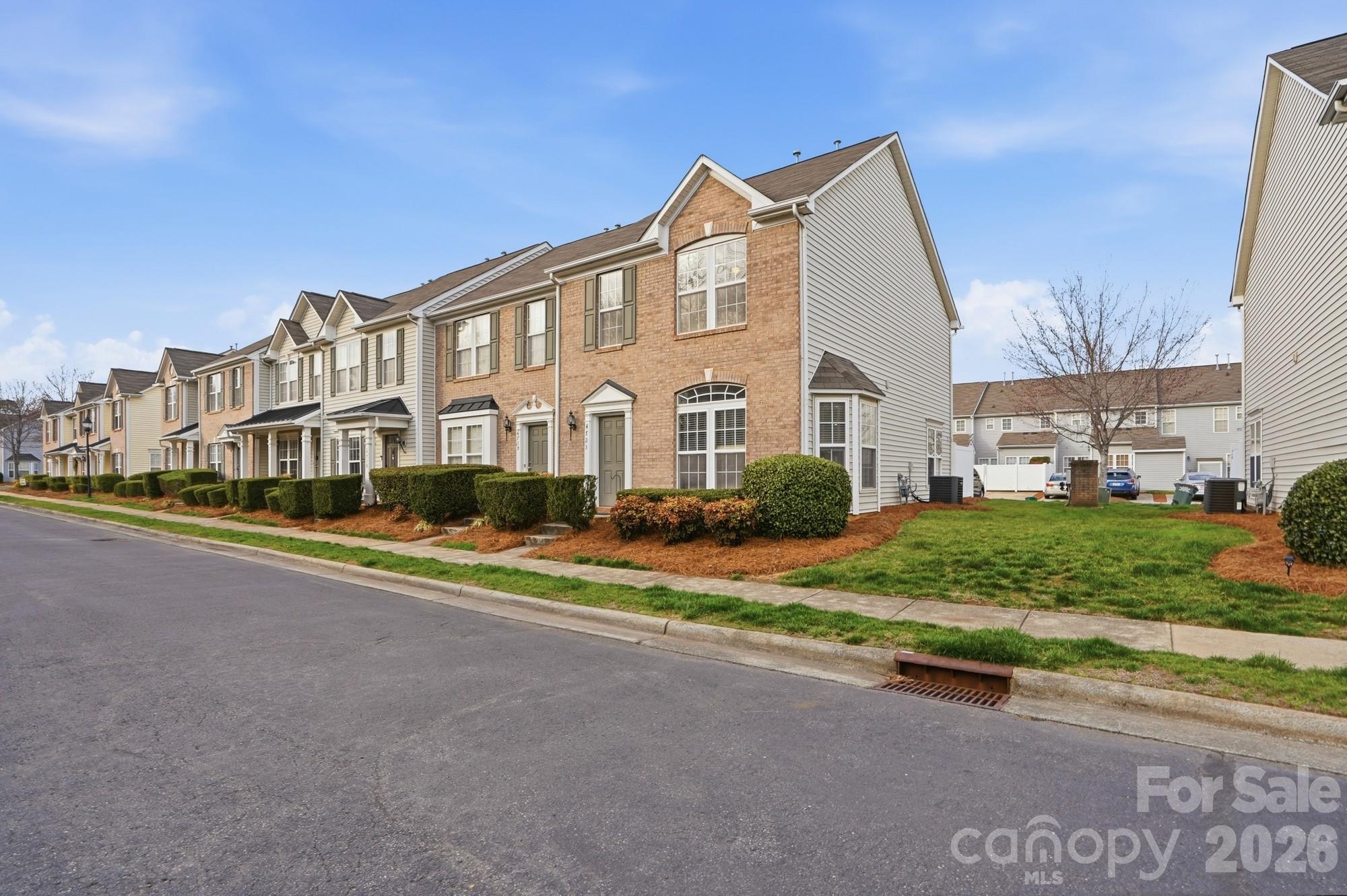 4723 Forestridge Commons Drive