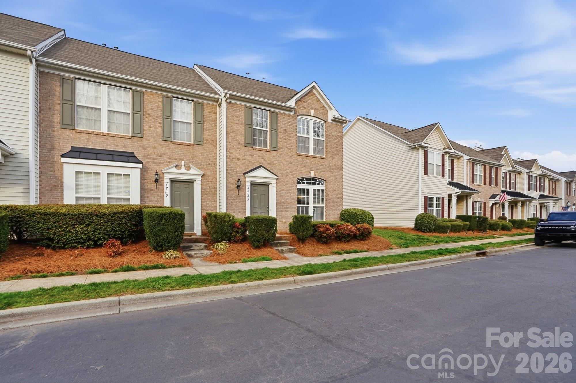 4723 Forestridge Commons Drive