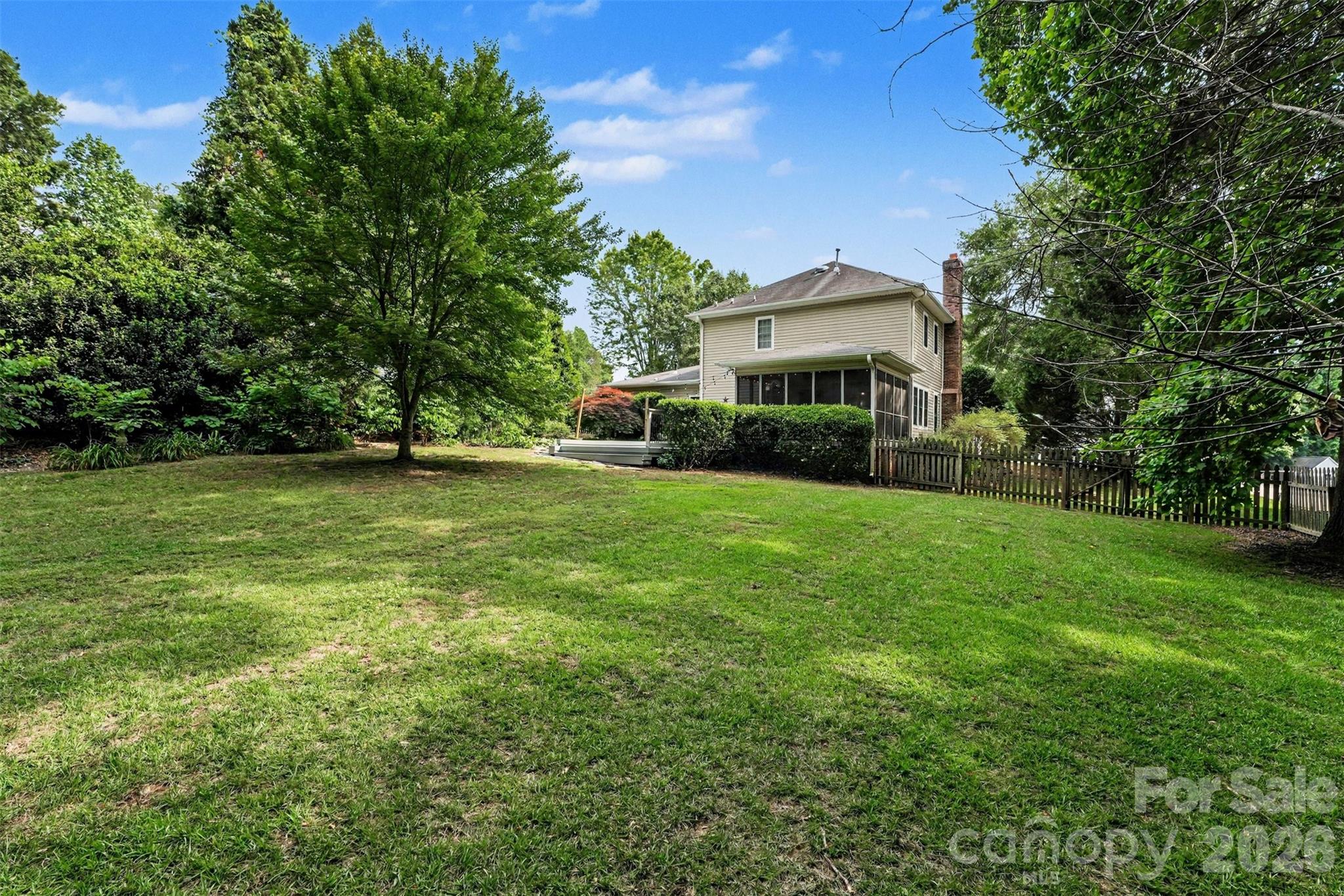2272 Crosstrail Ridge