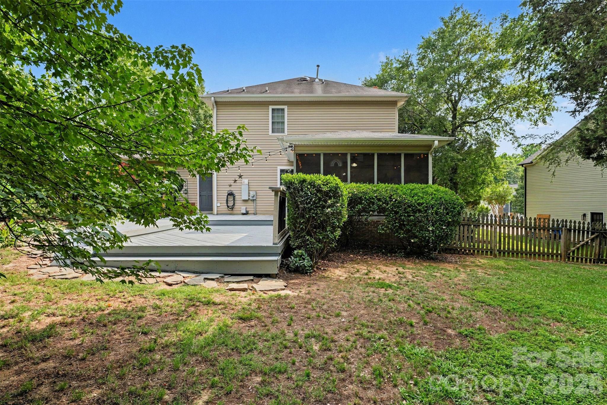 2272 Crosstrail Ridge