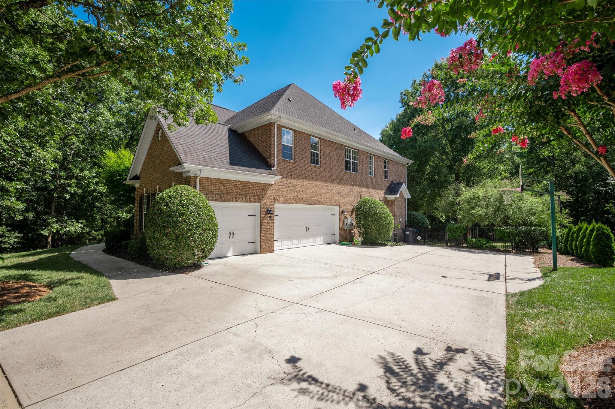 8801 Nellie Lane