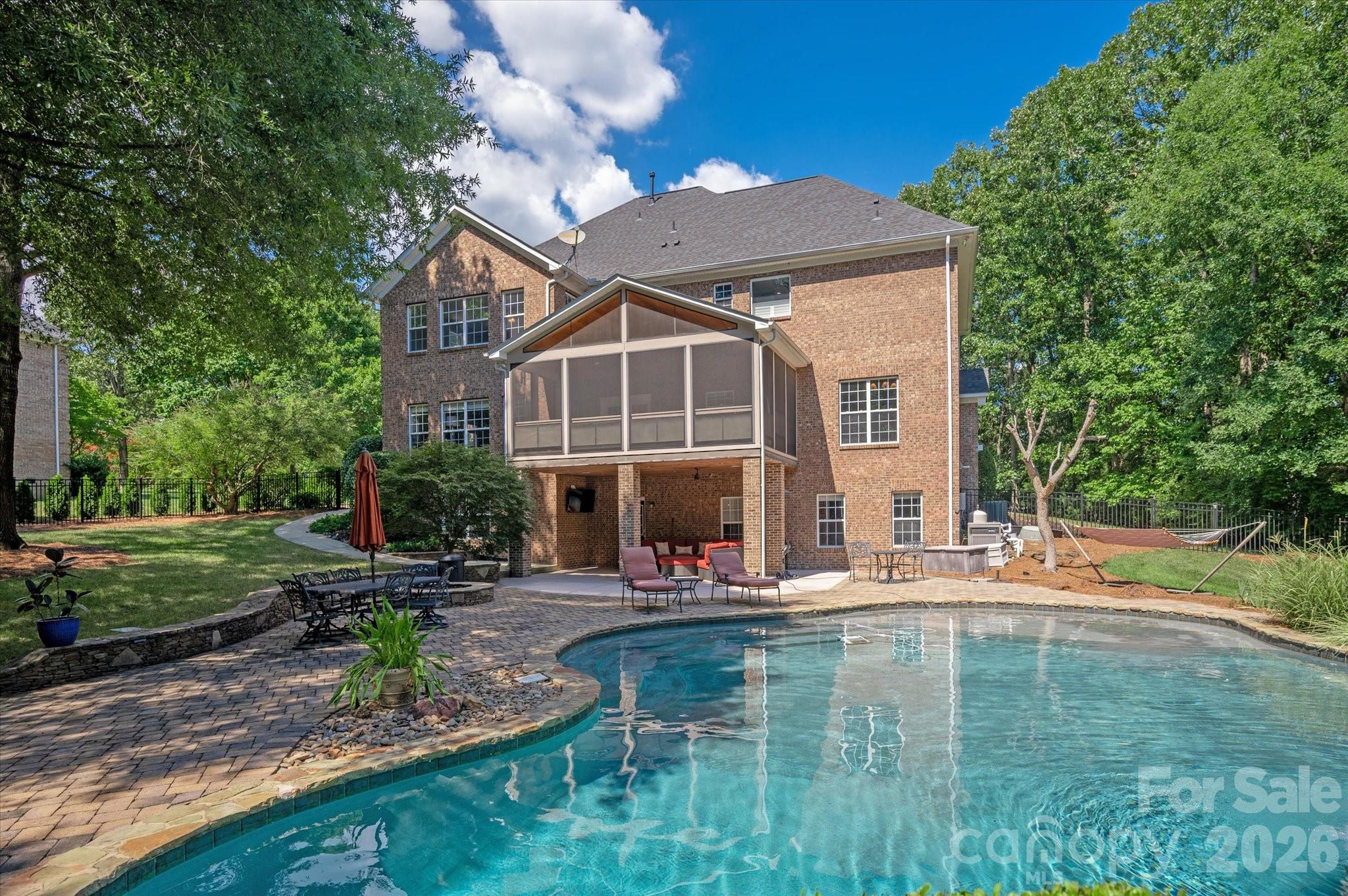 8801 Nellie Lane