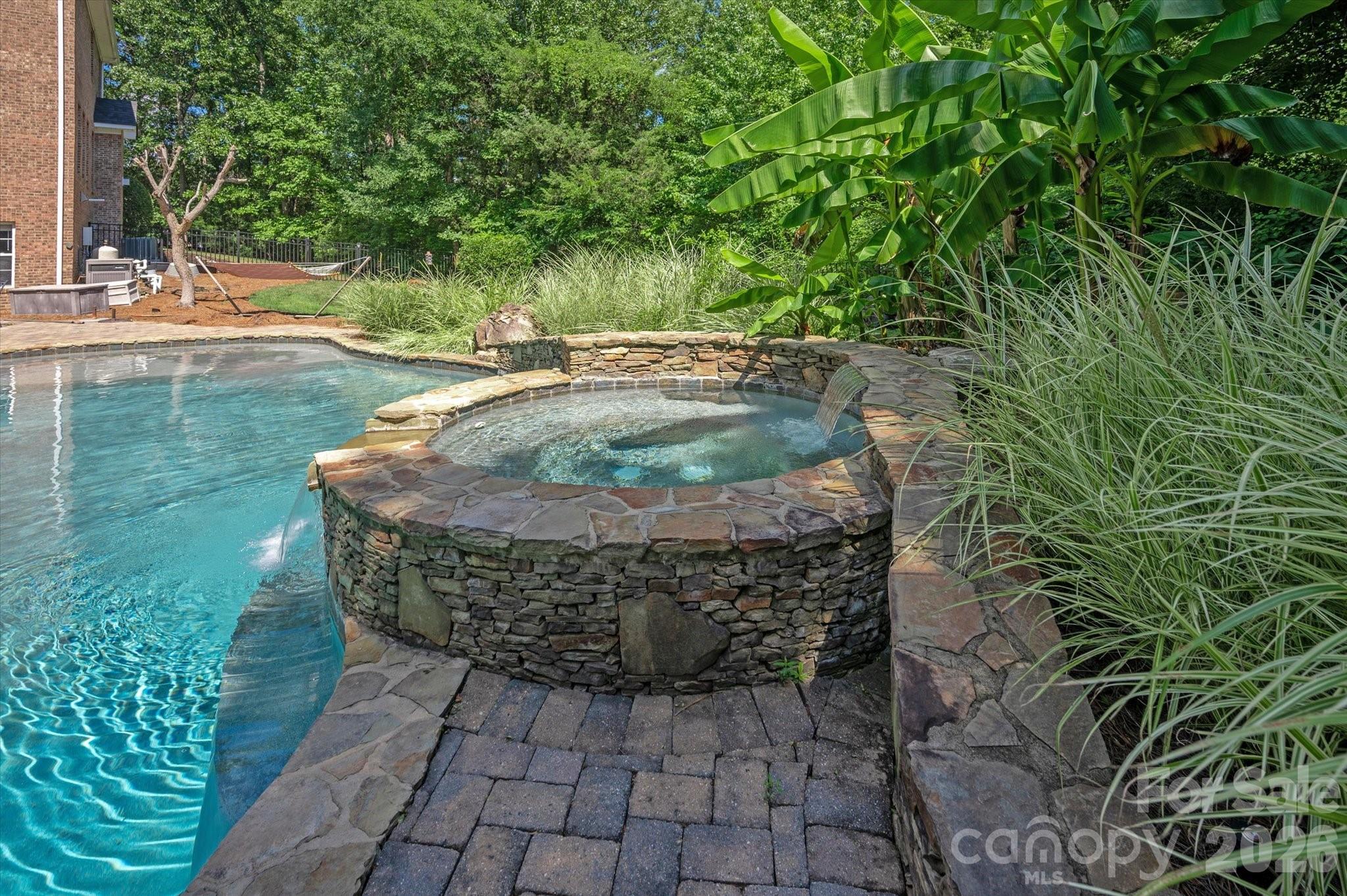 8801 Nellie Lane