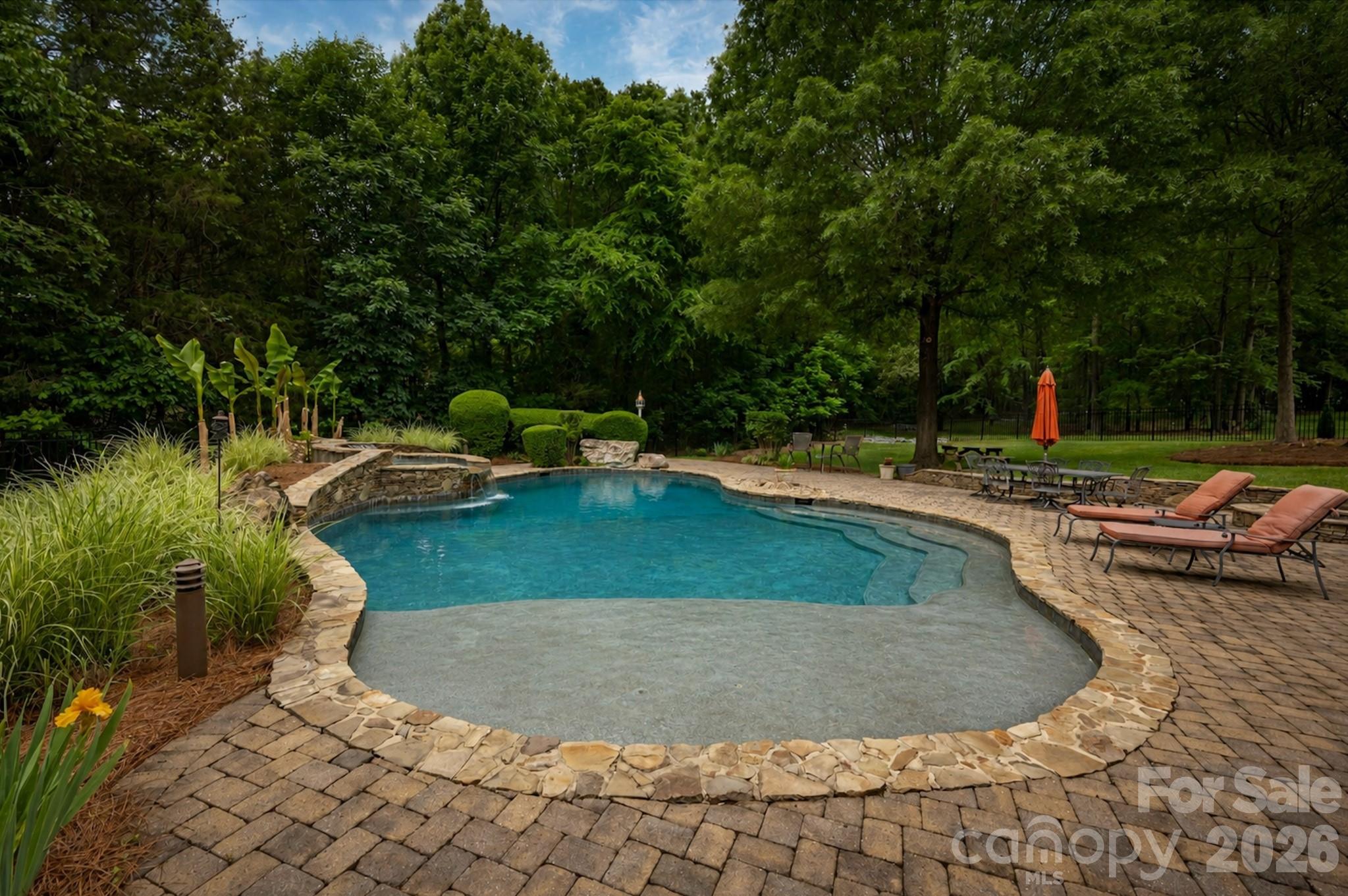 8801 Nellie Lane