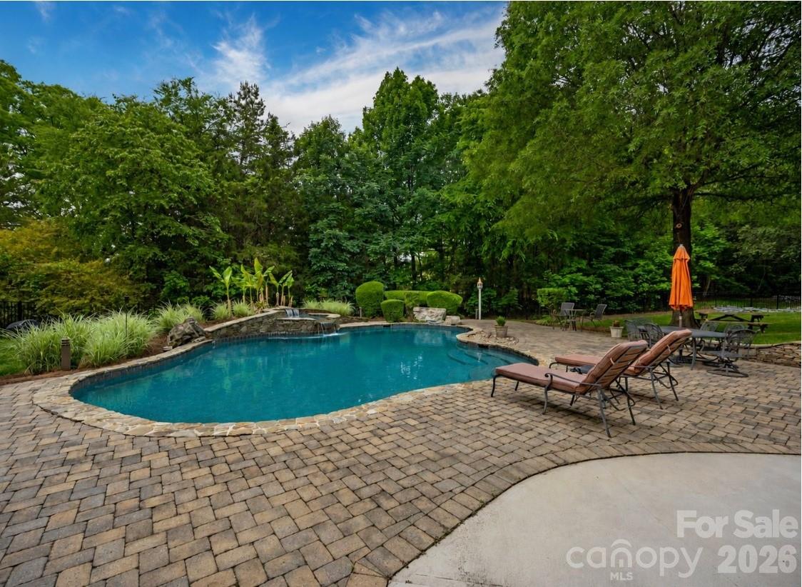 8801 Nellie Lane