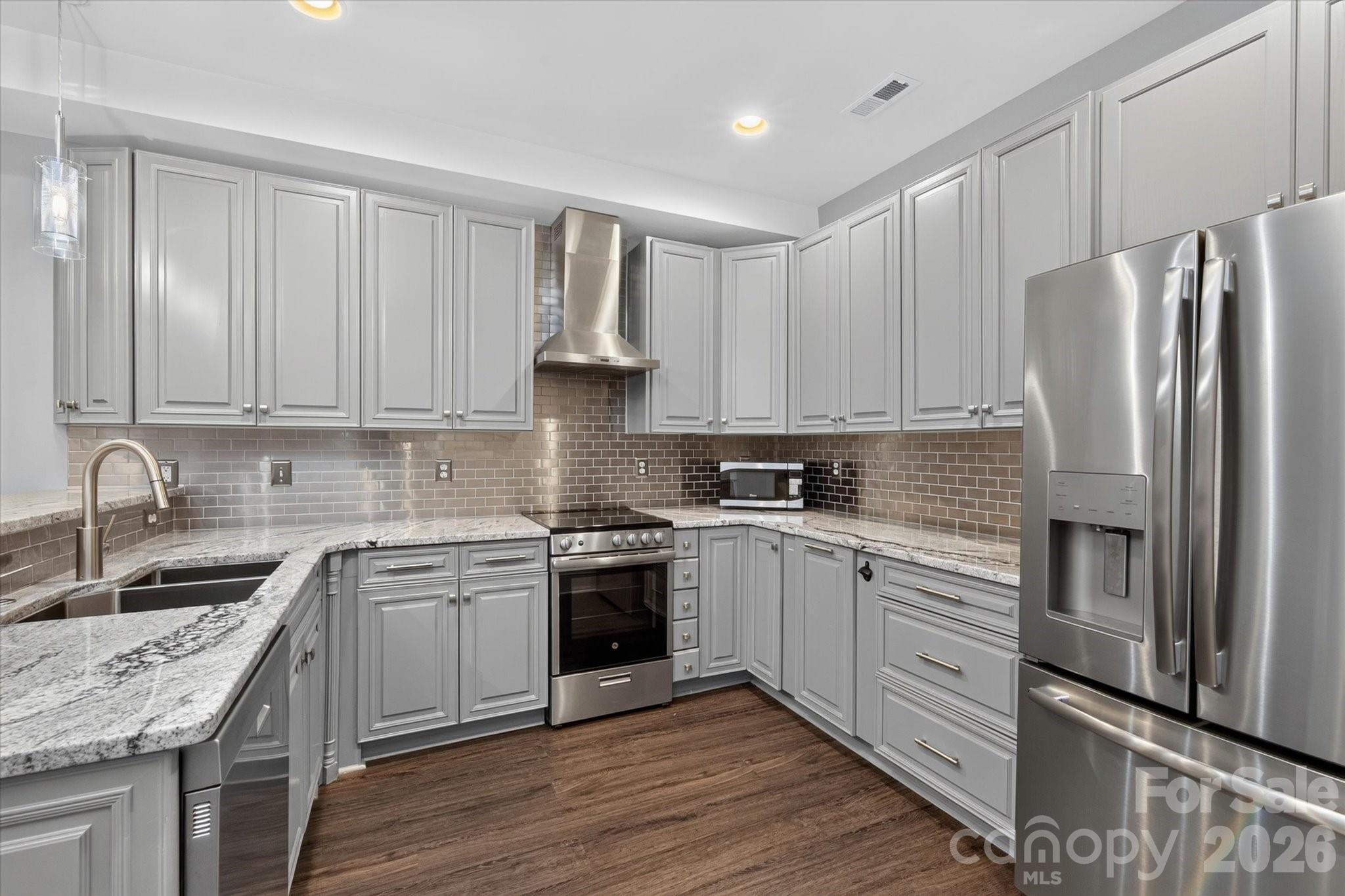 8801 Nellie Lane