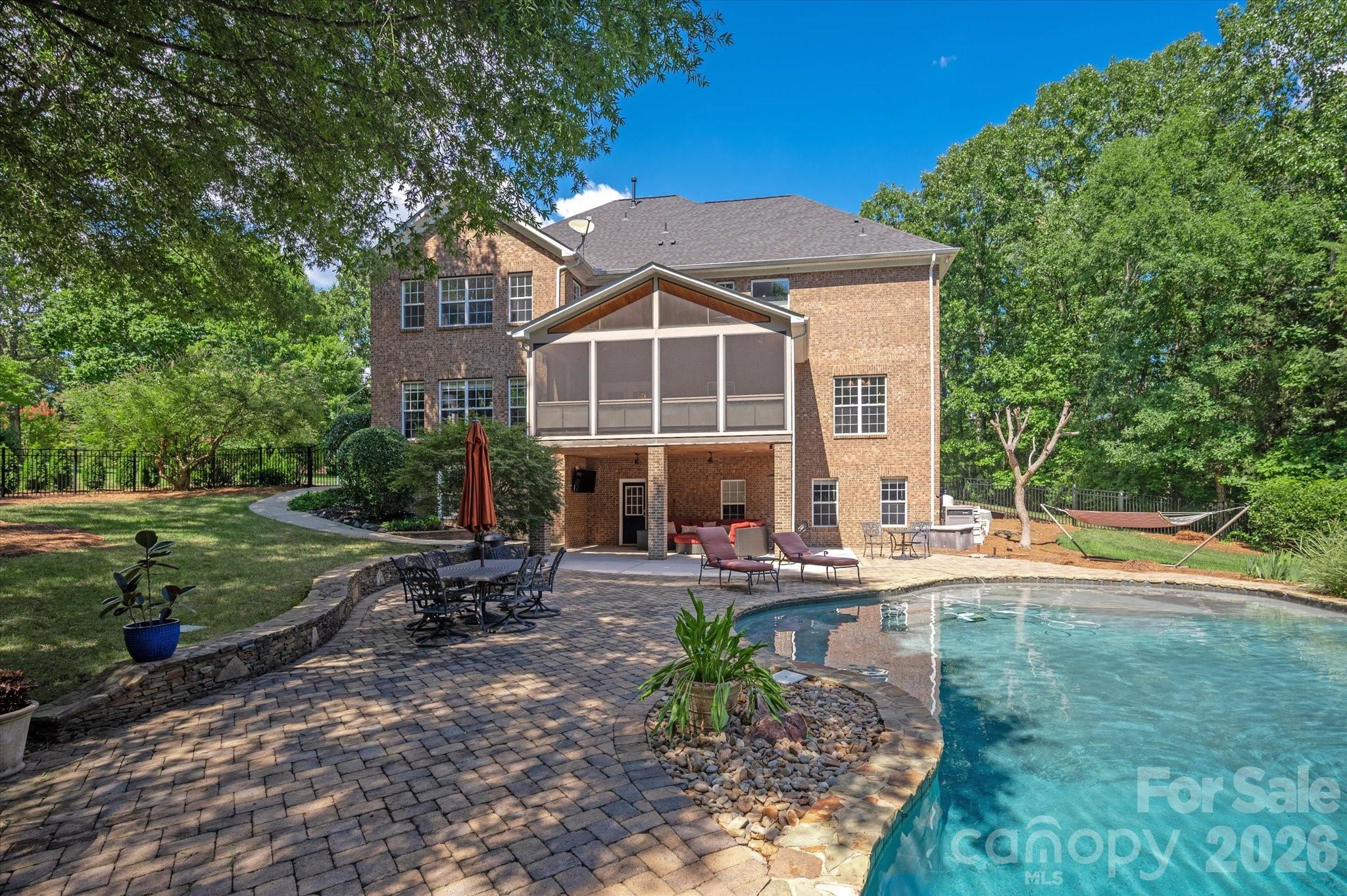8801 Nellie Lane