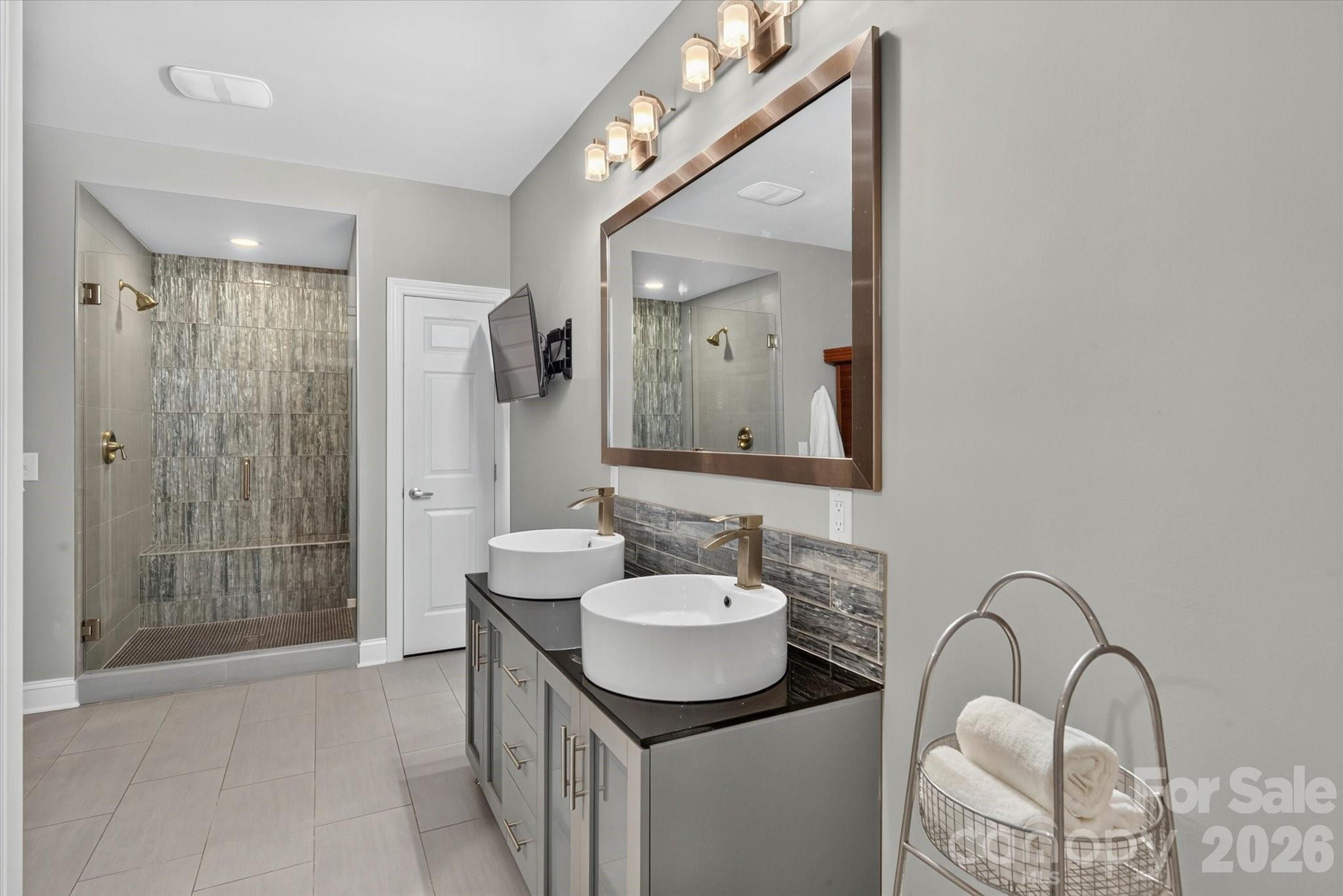 8801 Nellie Lane