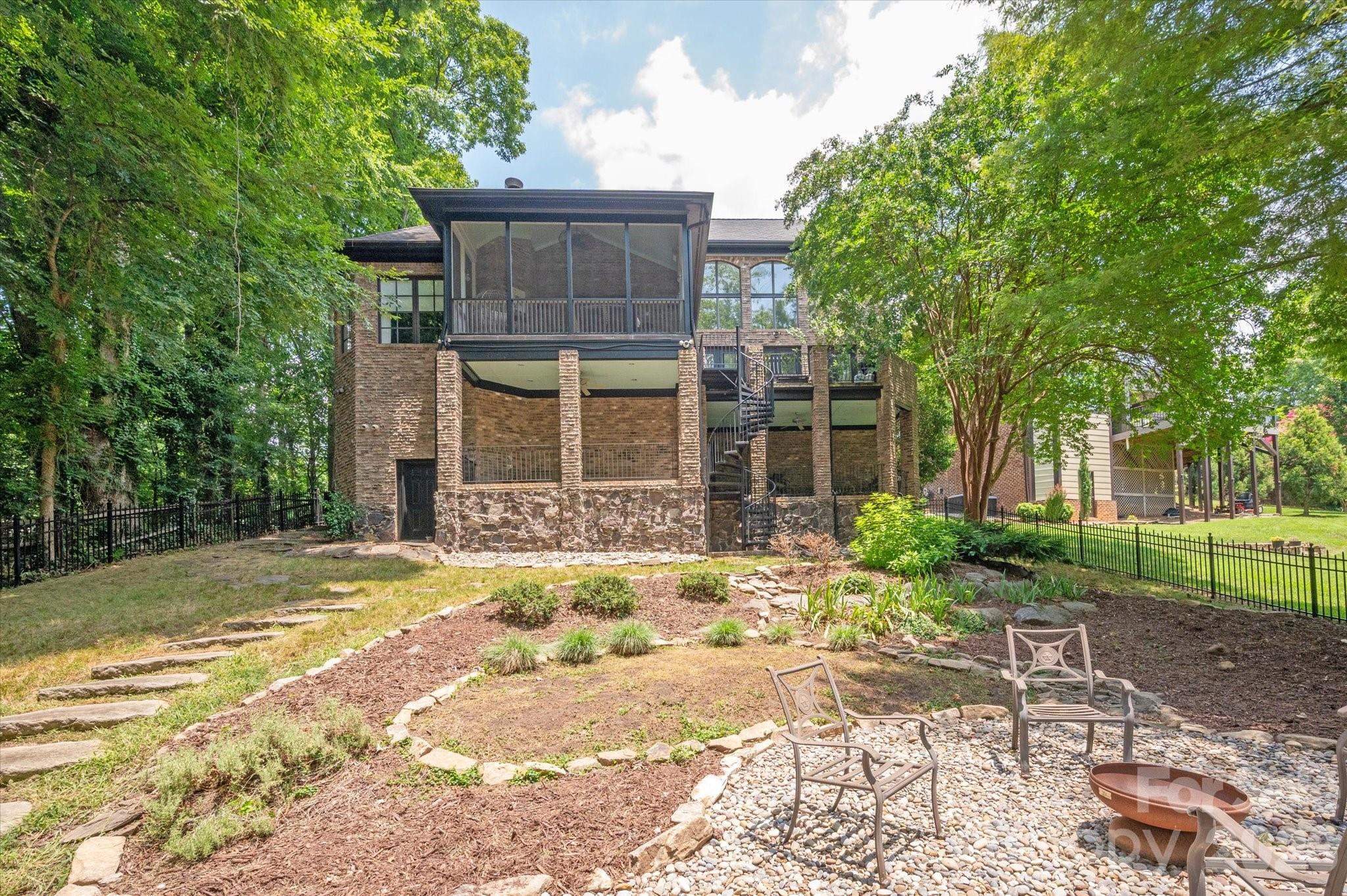 3603 Hennessy Place