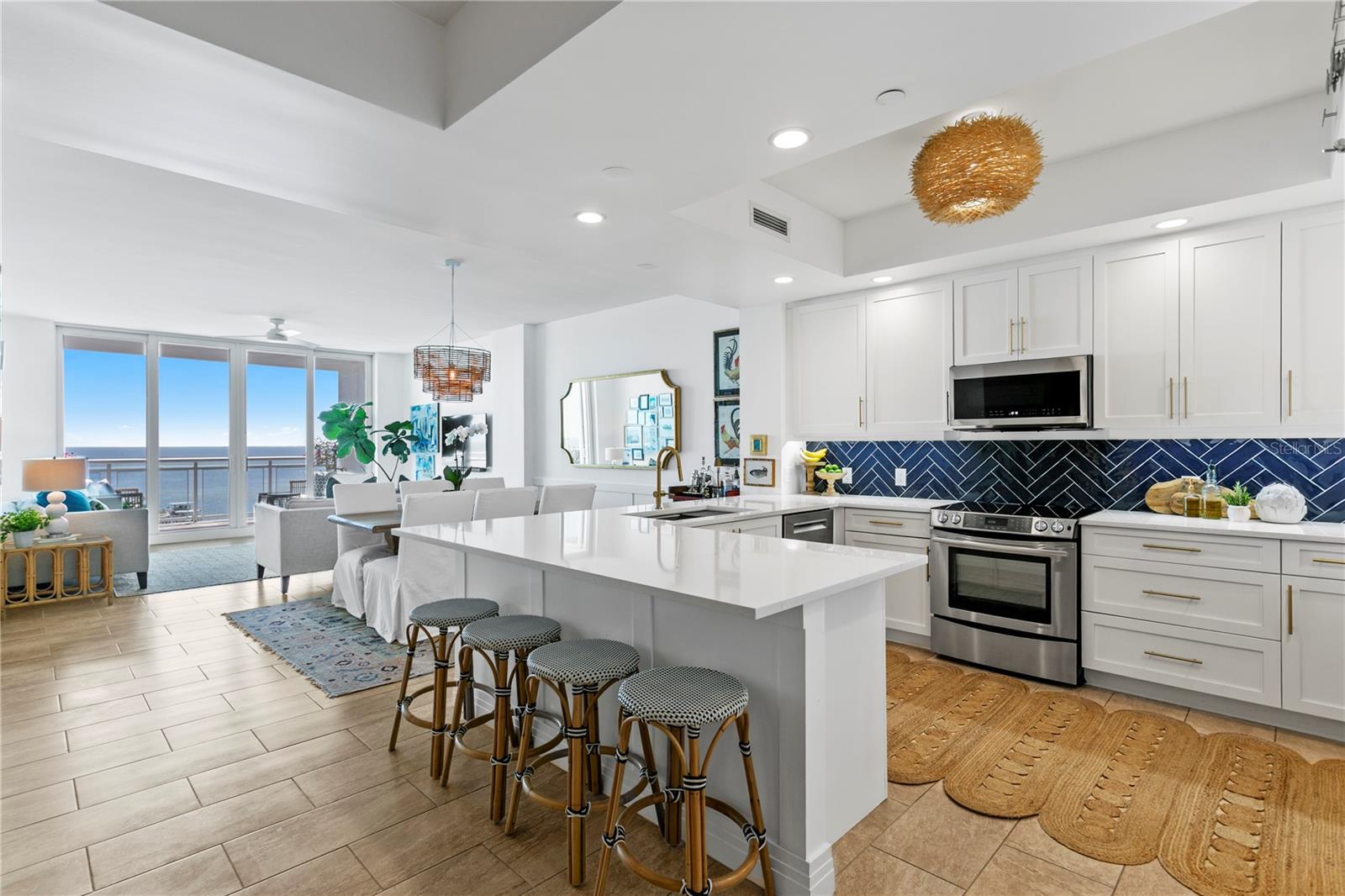 1325 SNELL ISLE BLVD NE #911