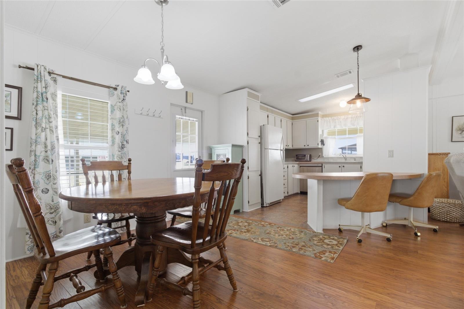 5533 REGAL WAY