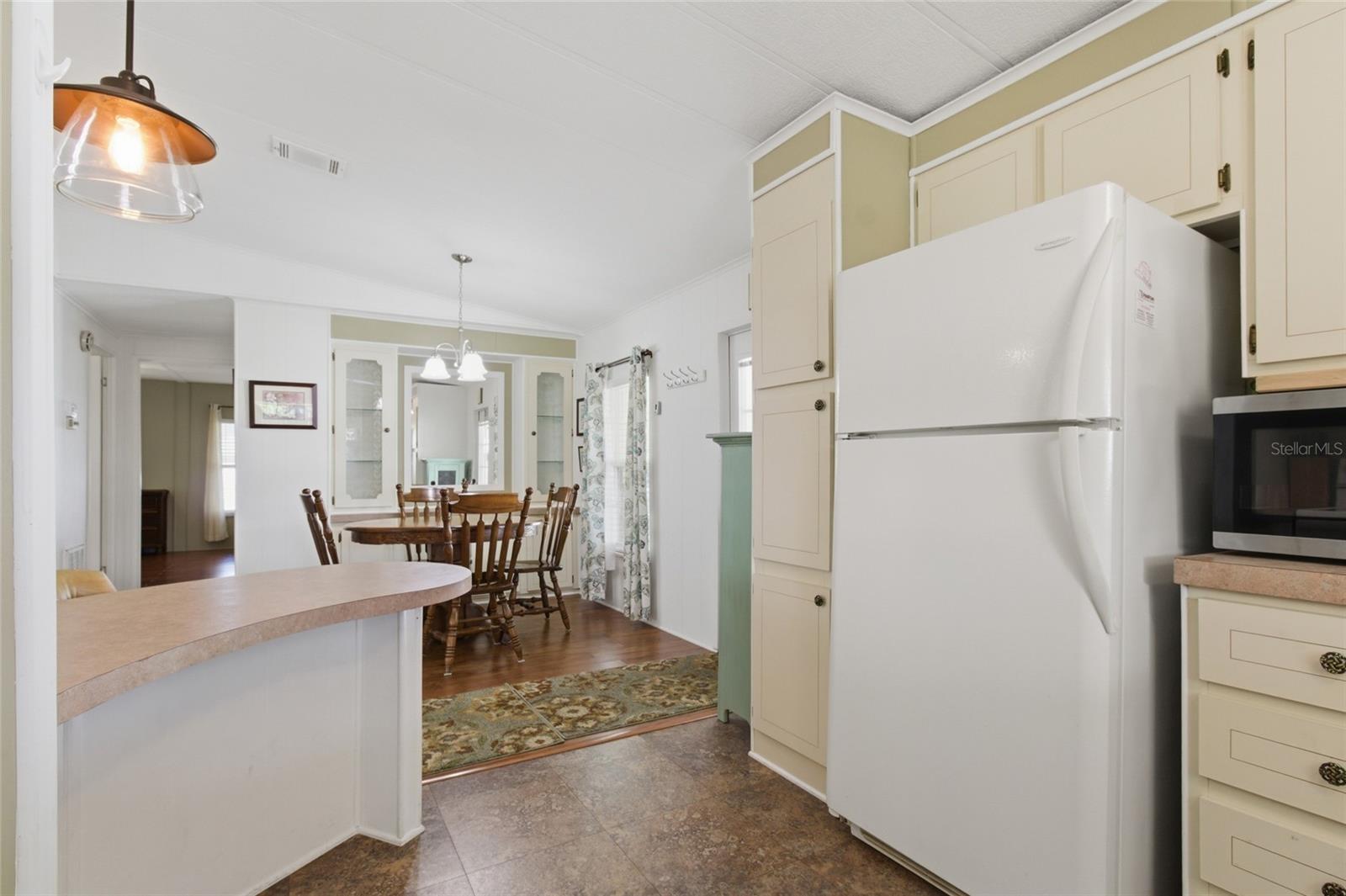 5533 REGAL WAY