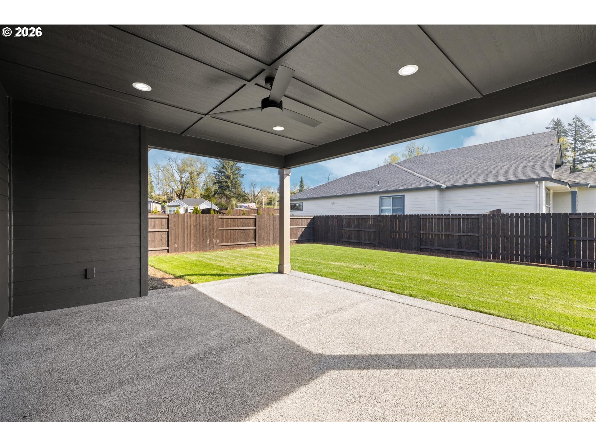 151 E AIREDALE AVE