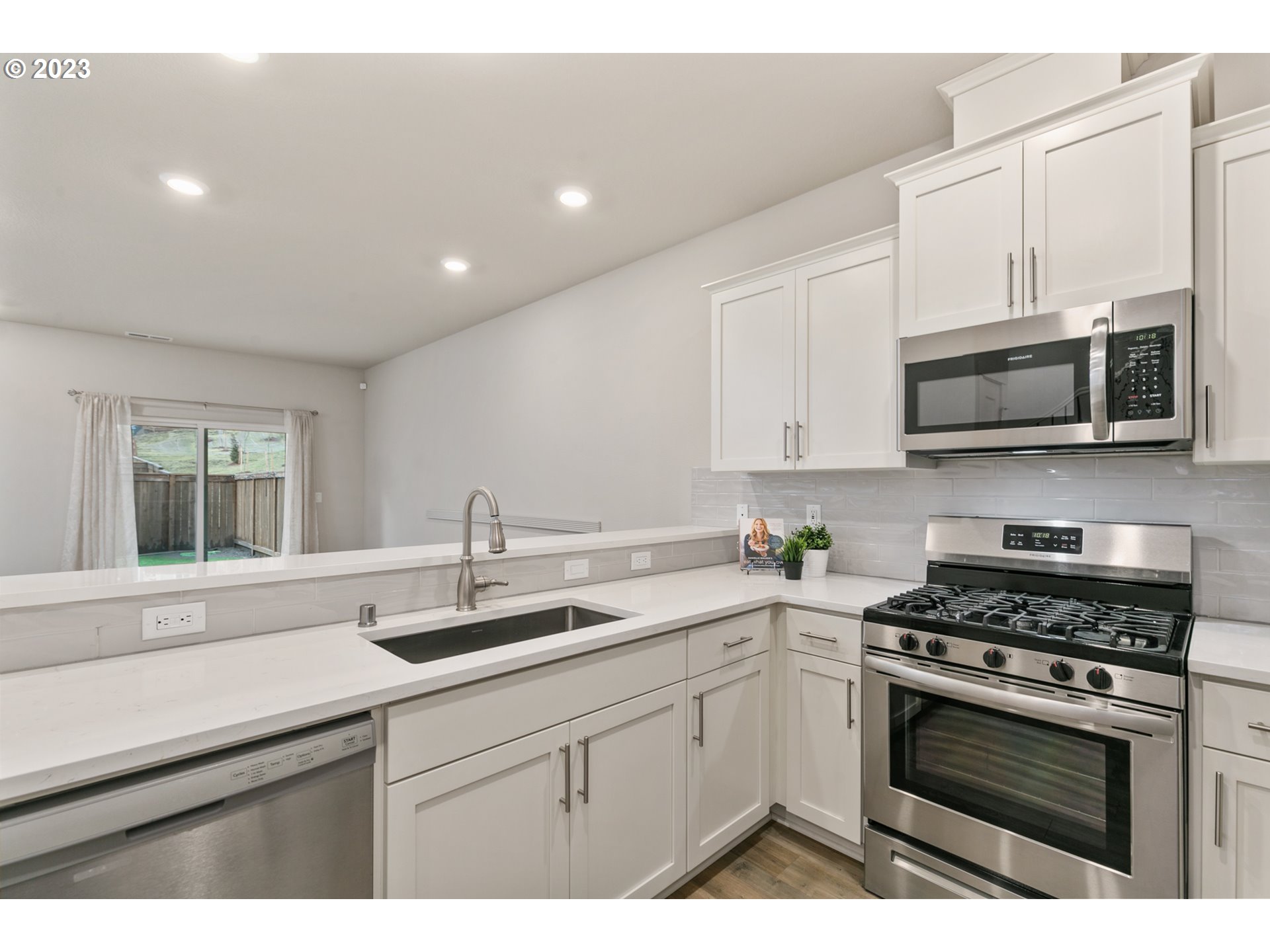 4237 S WATERS EDGE WAY