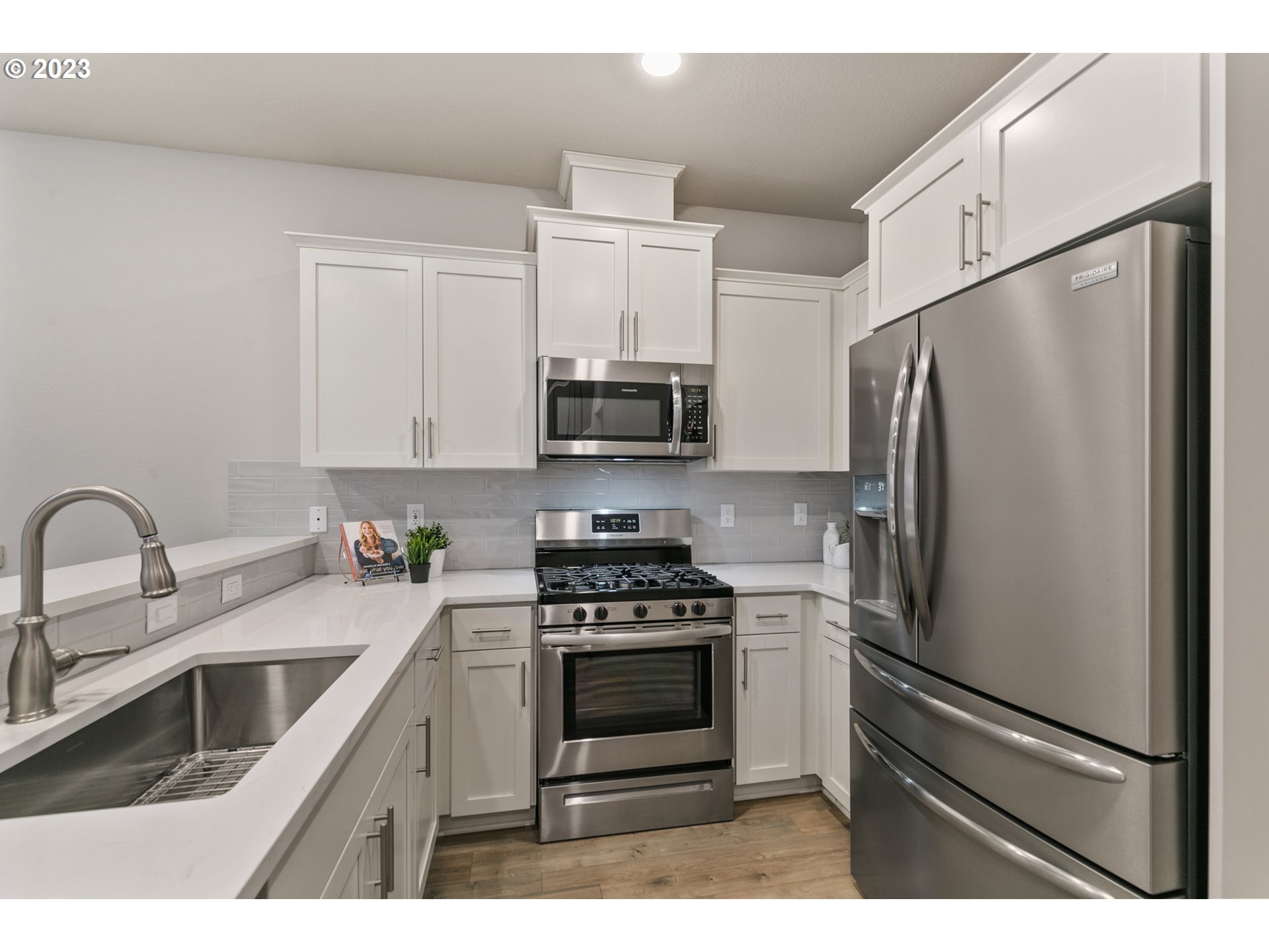 4237 S WATERS EDGE WAY