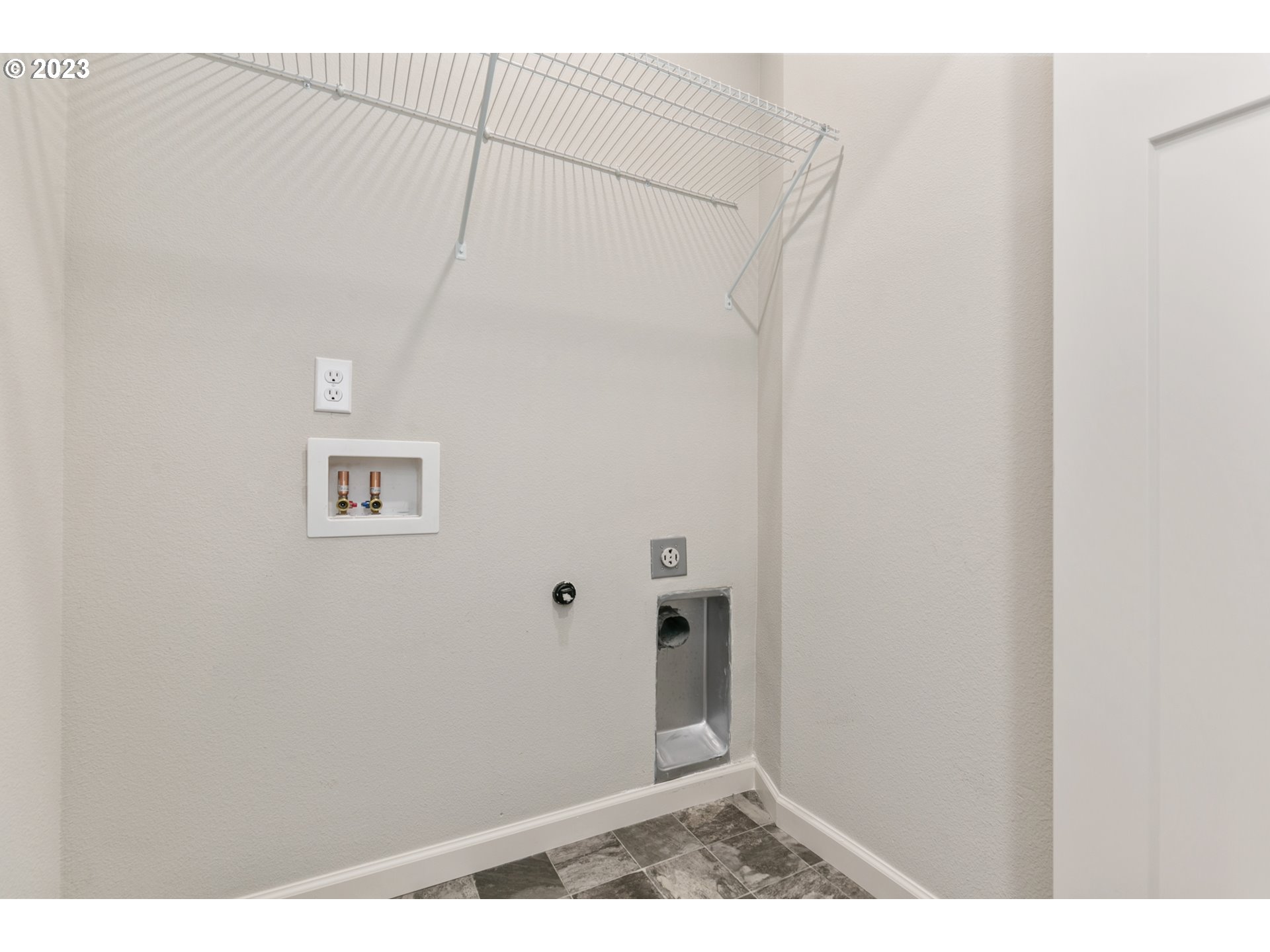 4237 S WATERS EDGE WAY