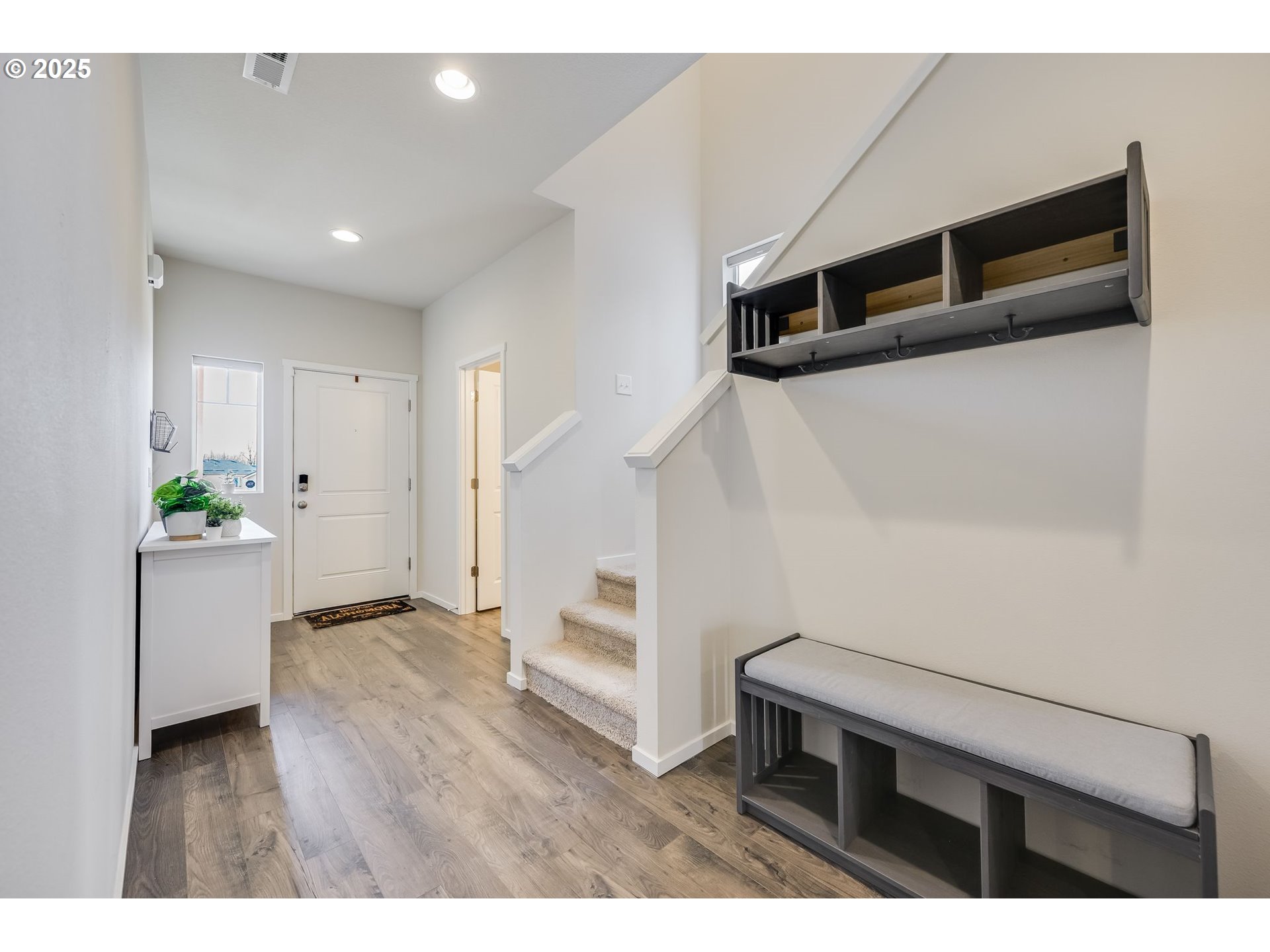 2126 S MEADOWLARK DR