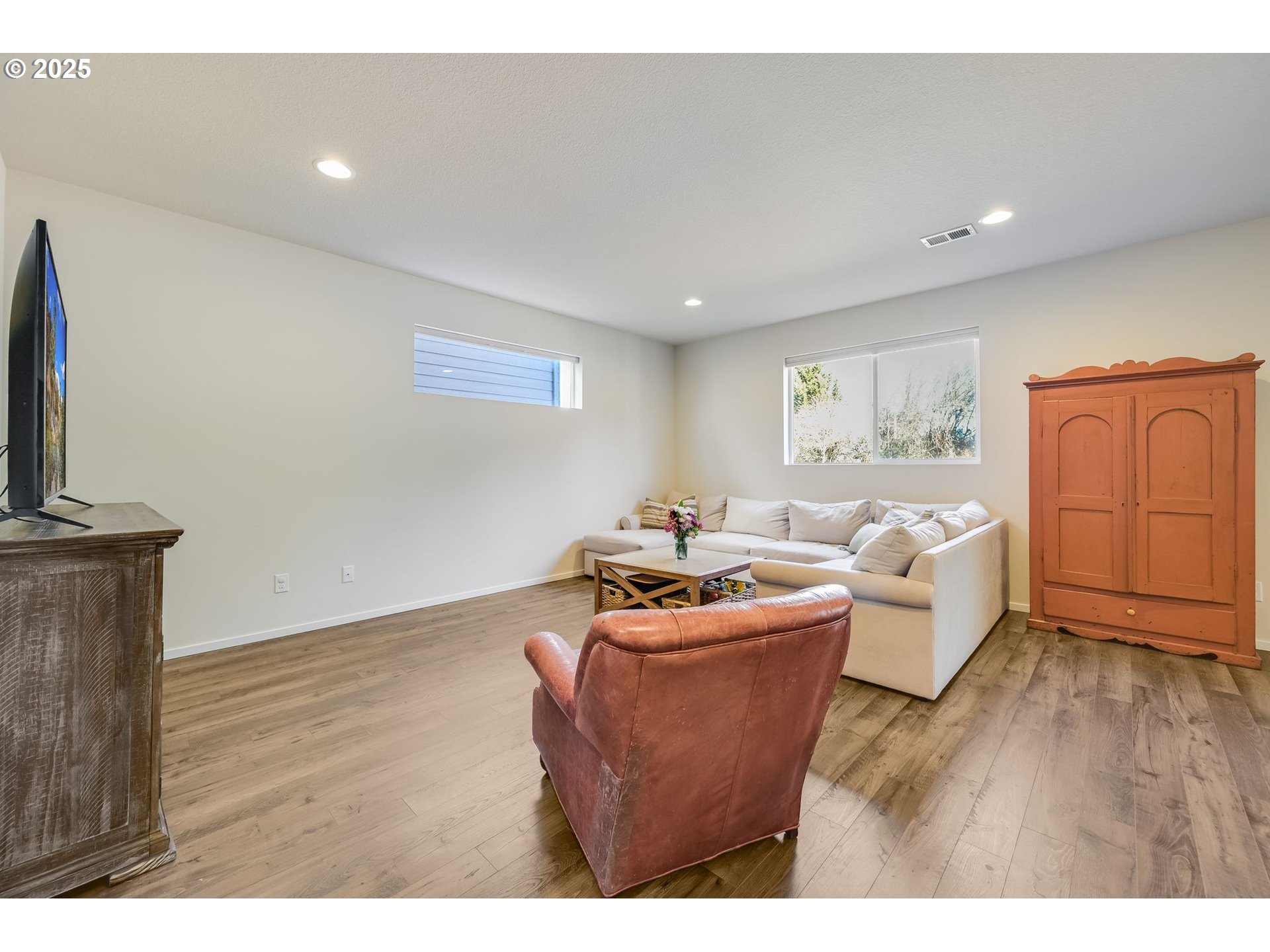 2126 S MEADOWLARK DR