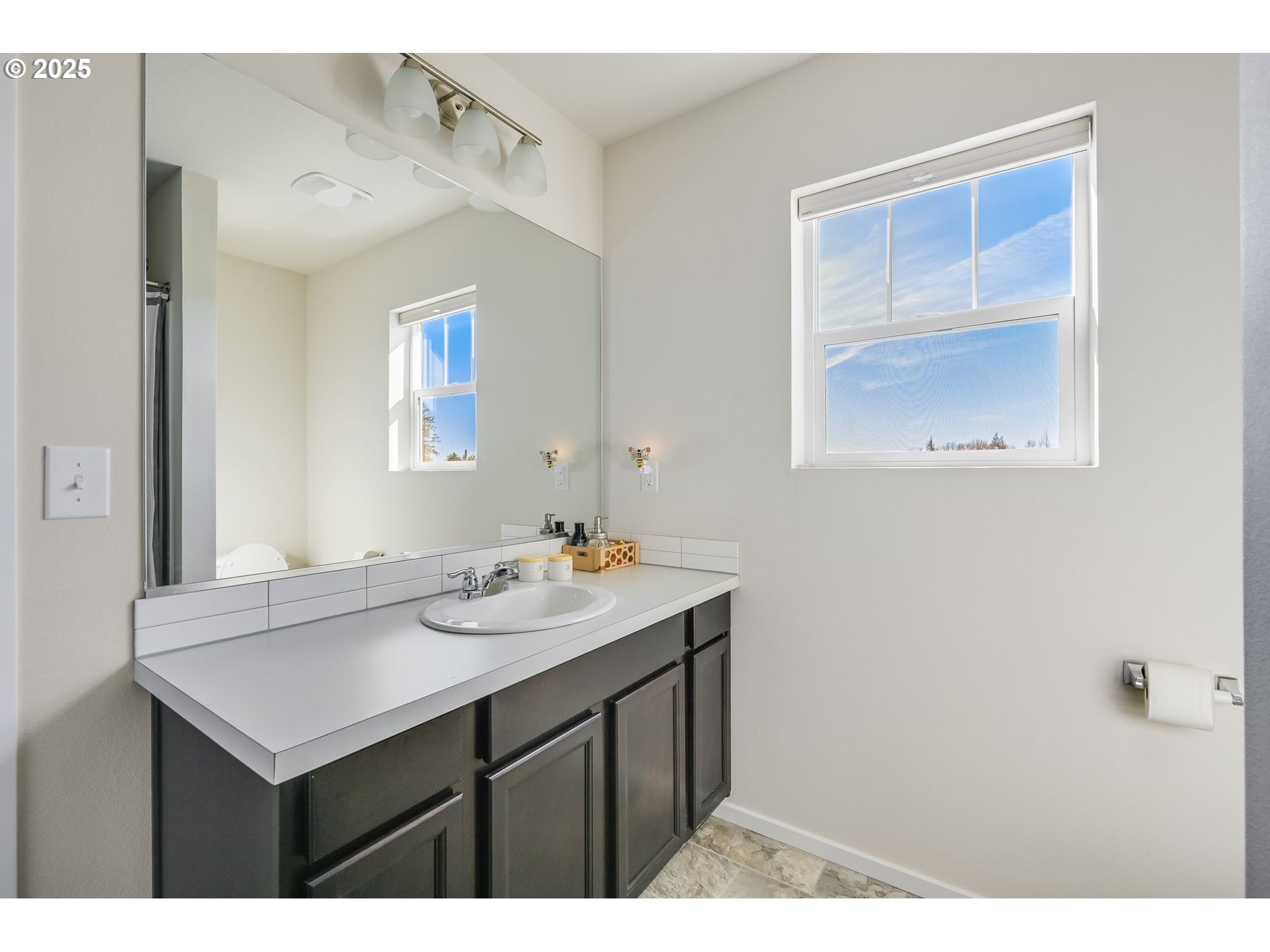 2126 S MEADOWLARK DR