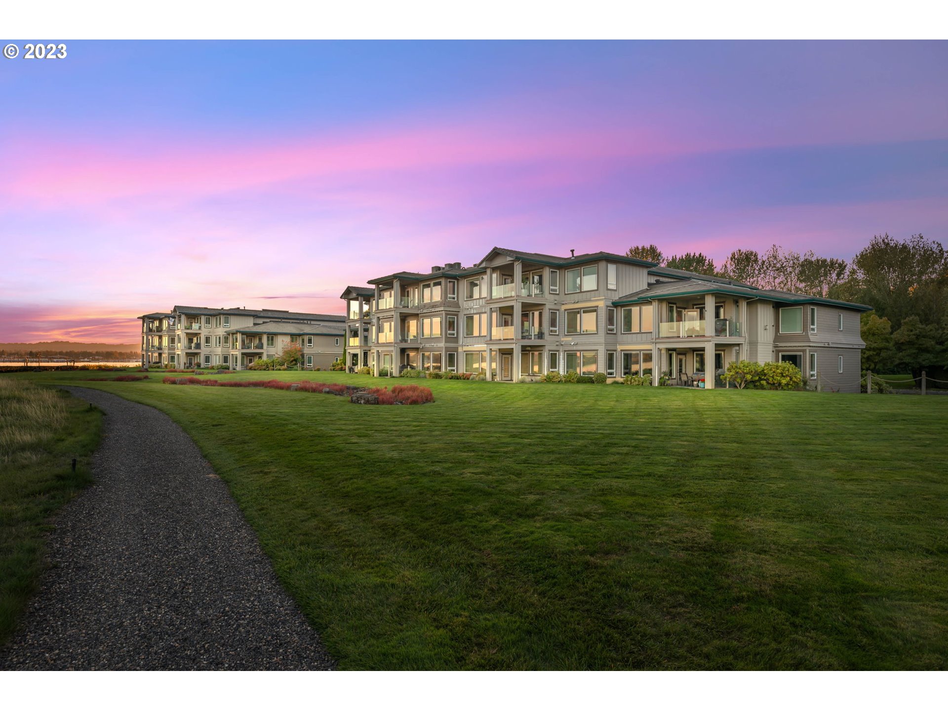 5421 SE SCENIC LN 202