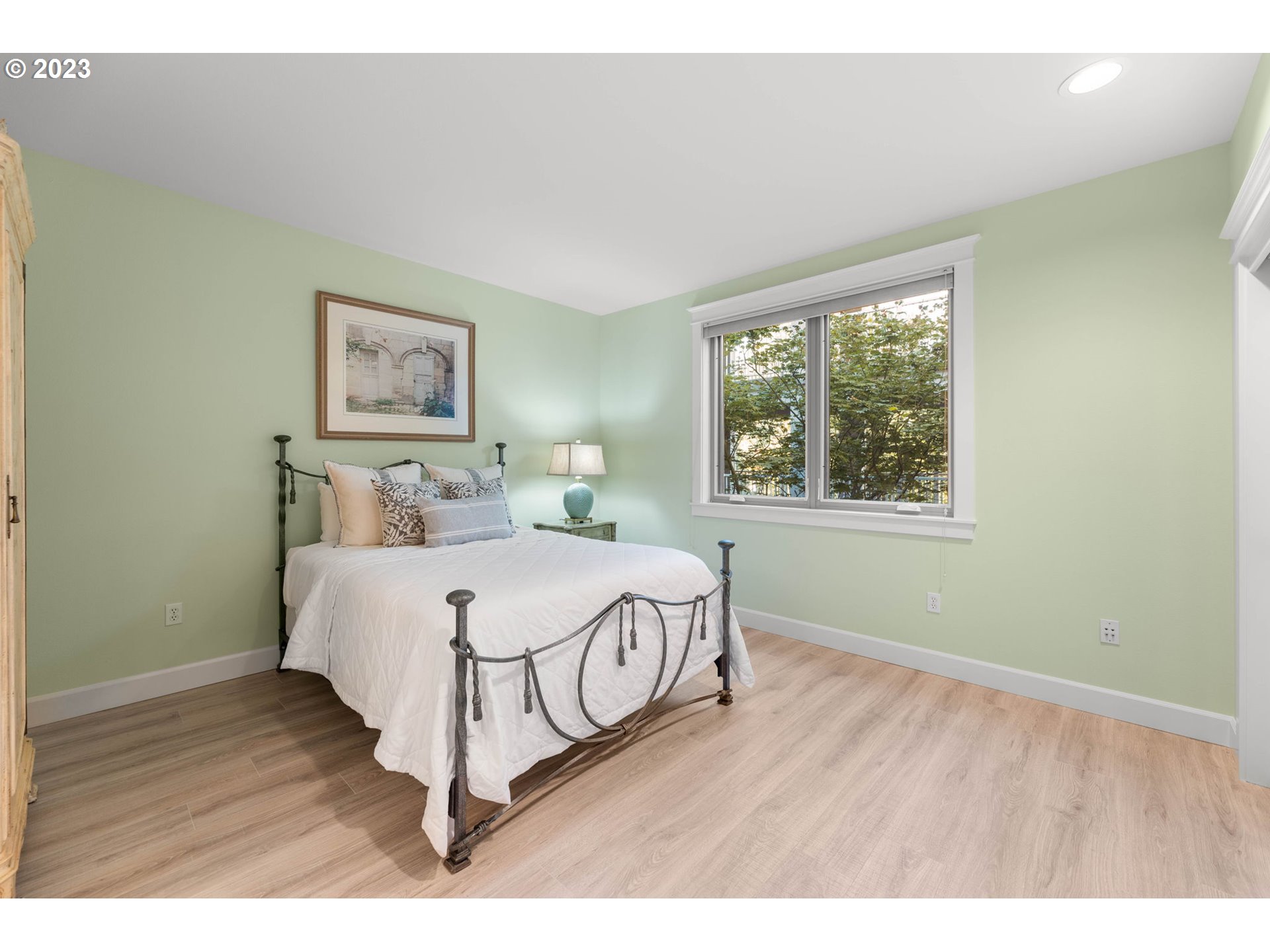 5421 SE SCENIC LN 202