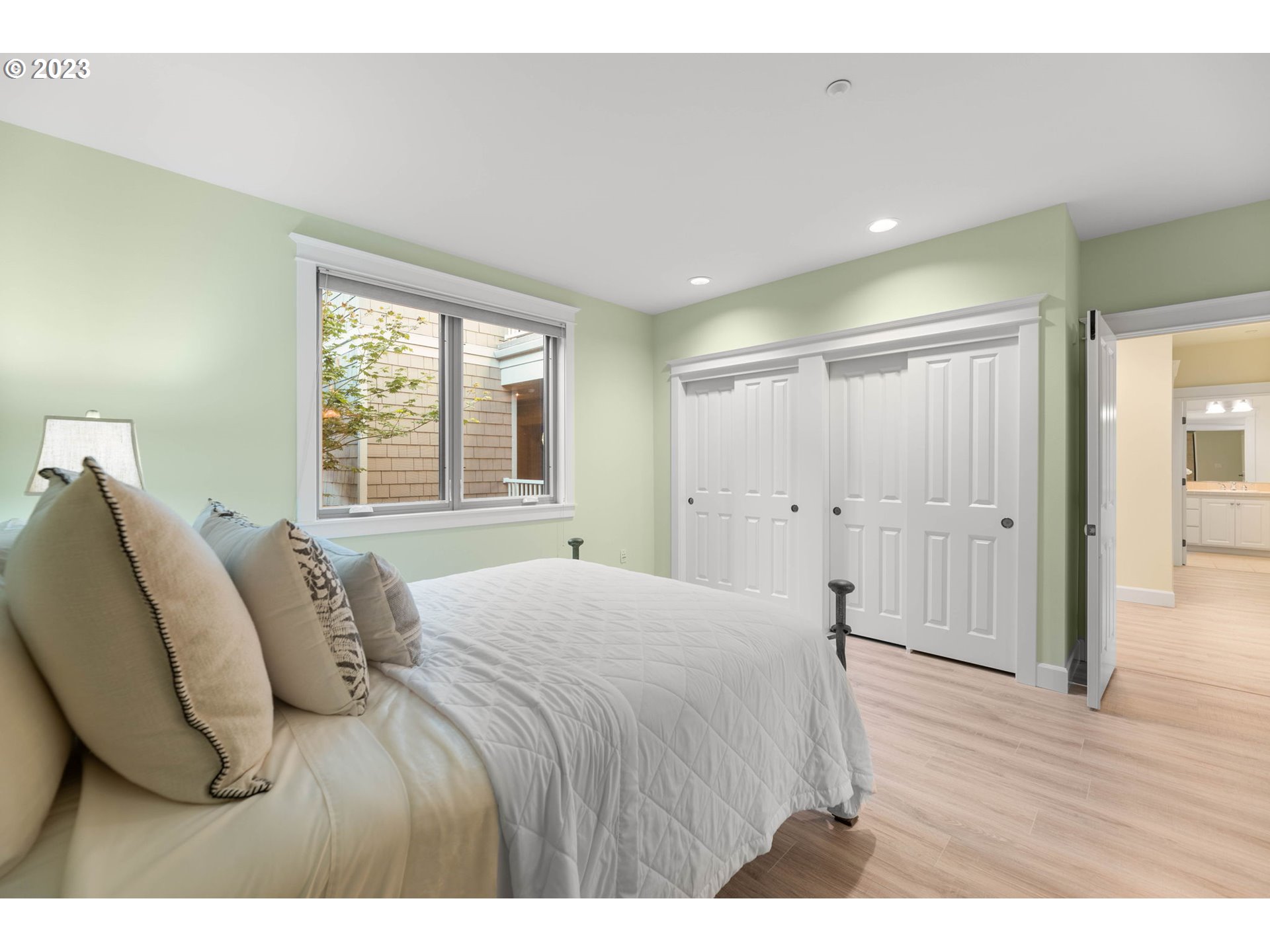 5421 SE SCENIC LN 202