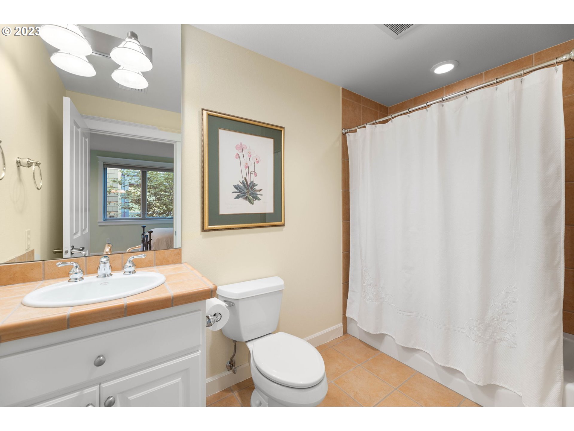 5421 SE SCENIC LN 202