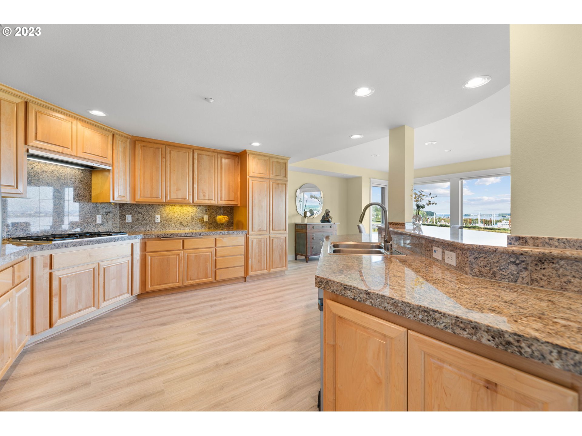 5421 SE SCENIC LN 202