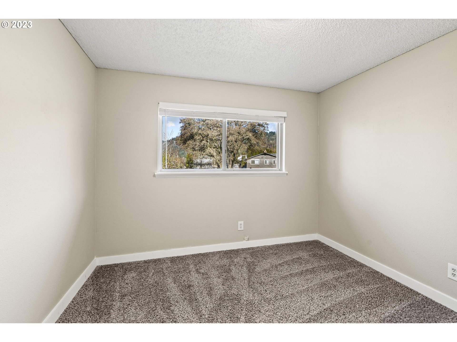 136 SPENCER CREEK RD