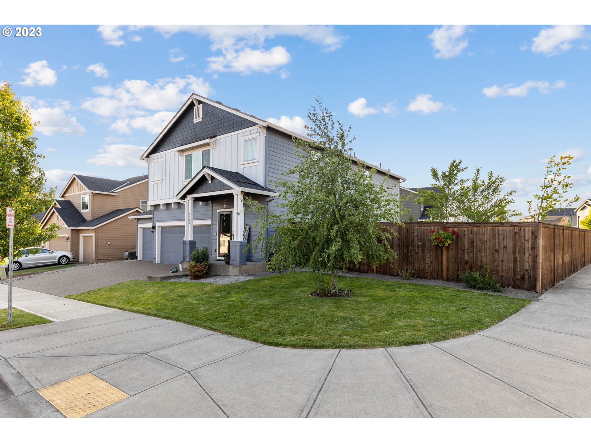 2749 S RED TAIL LOOP