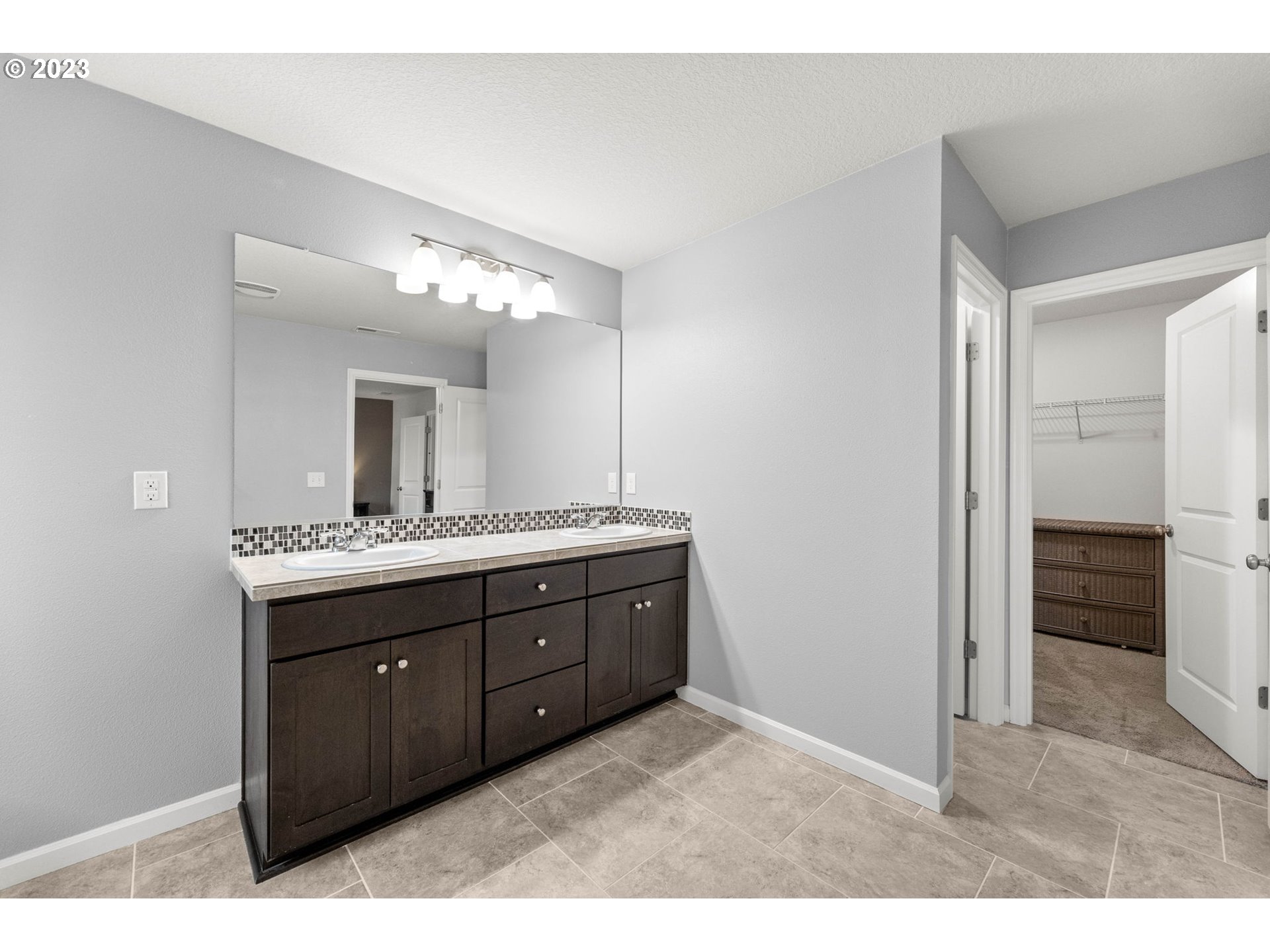 2749 S RED TAIL LOOP