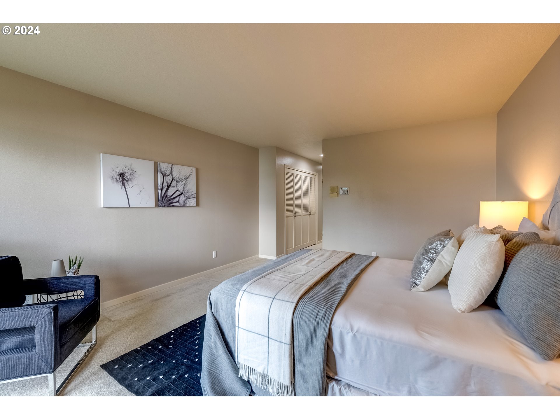 8906 NW LAKESHORE AVE 10