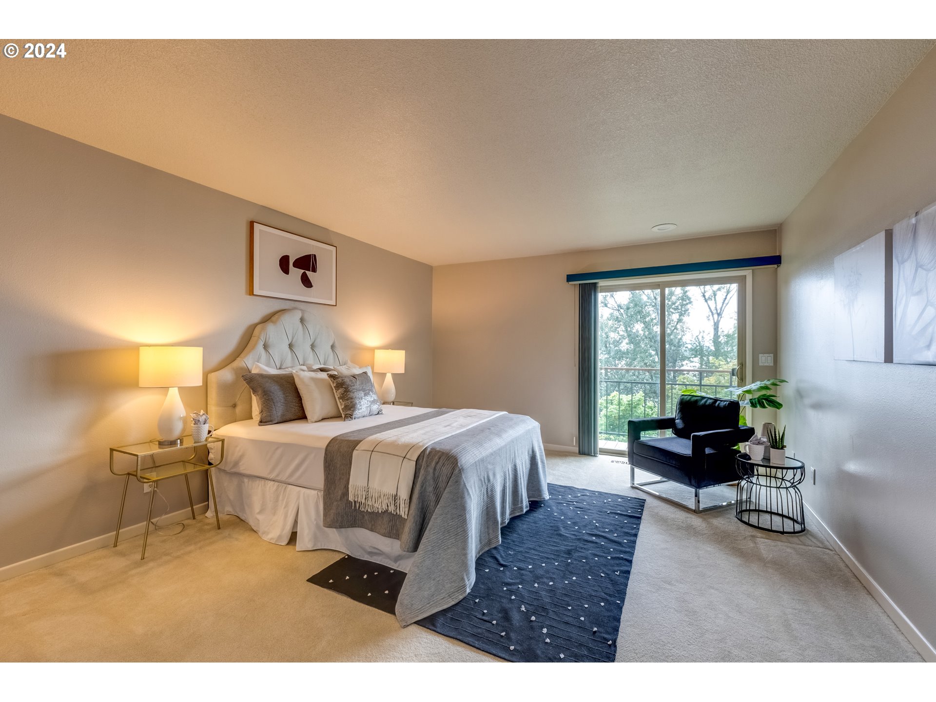 8906 NW LAKESHORE AVE 10