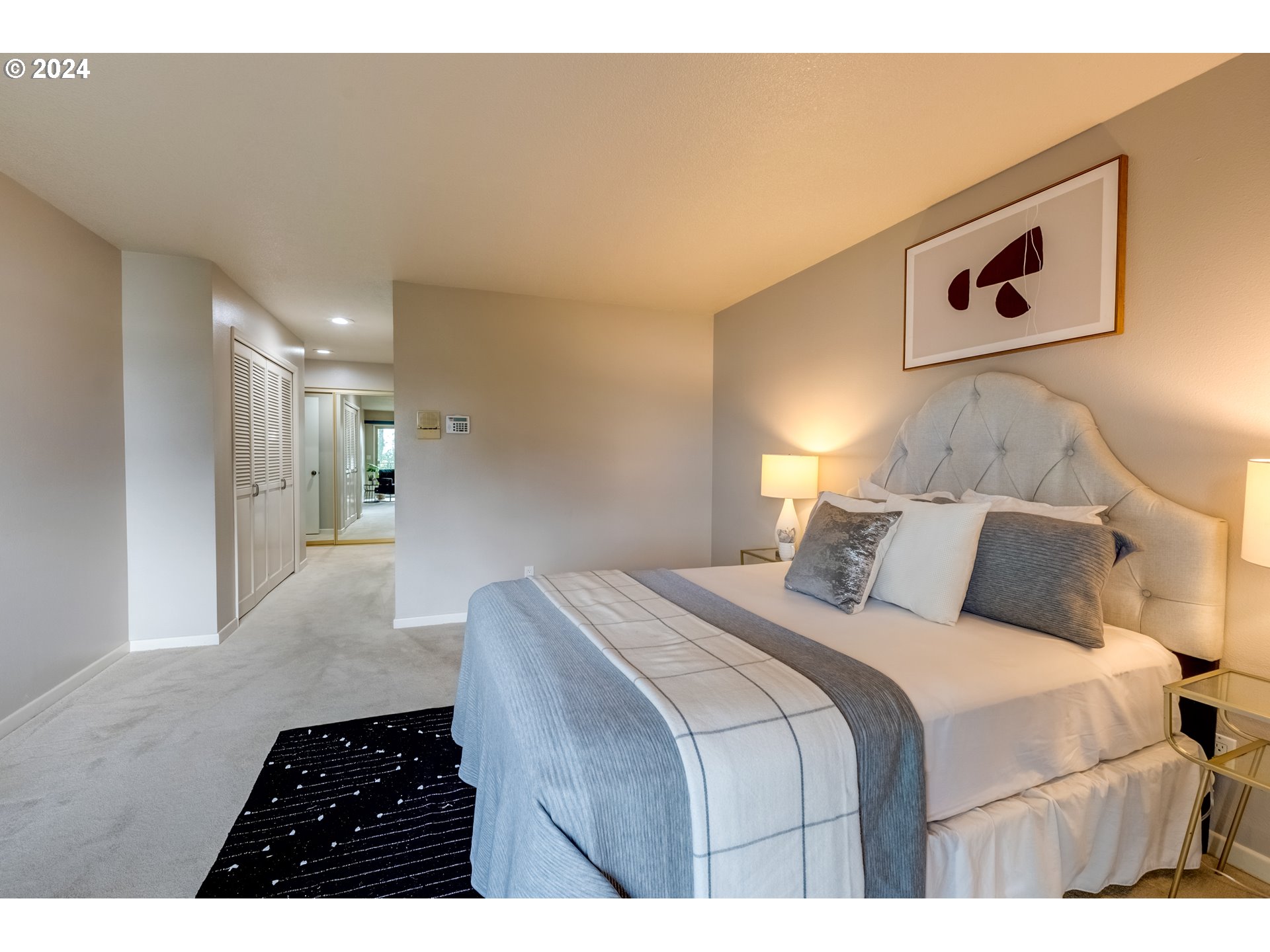 8906 NW LAKESHORE AVE 10