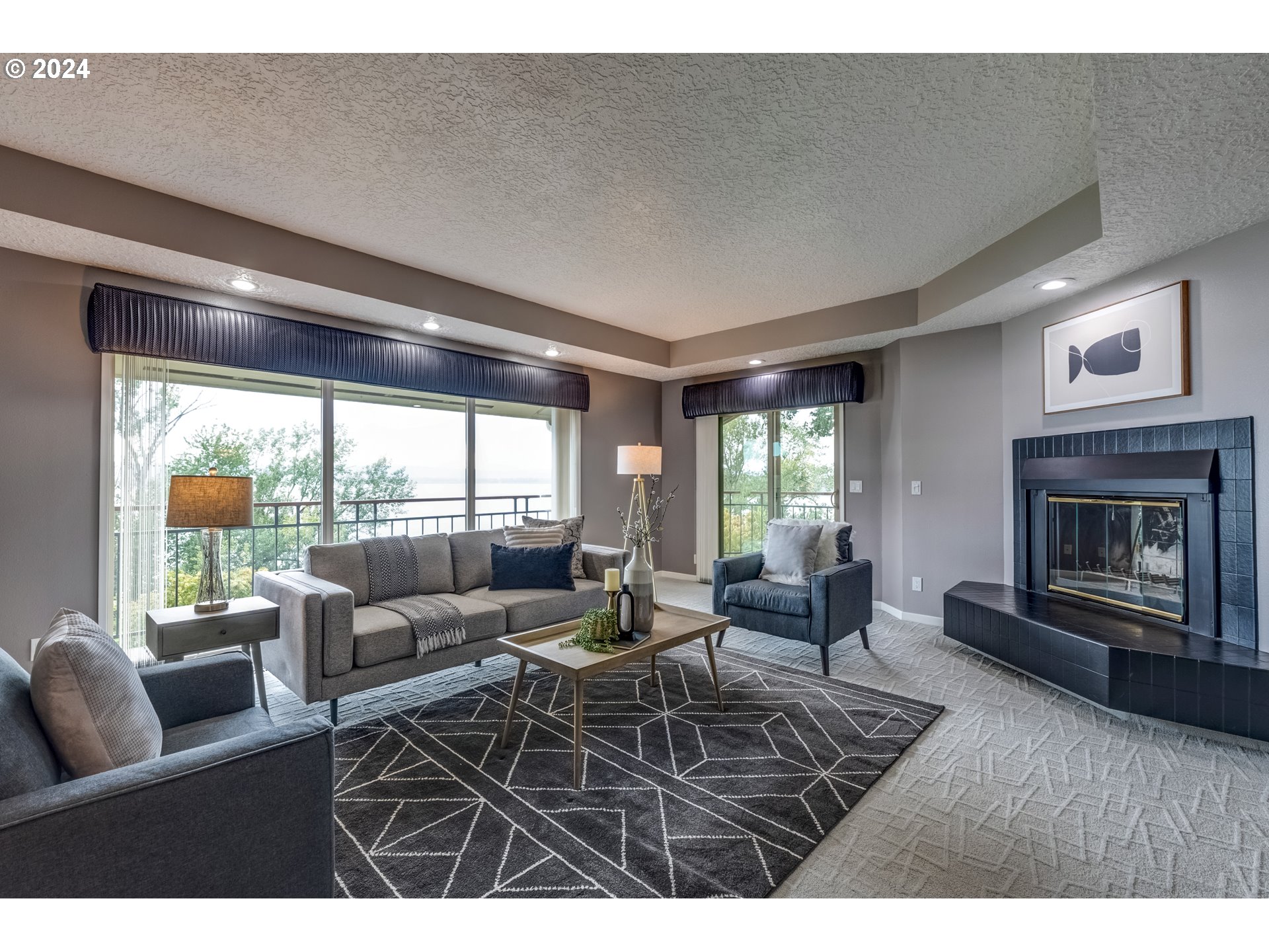 8906 NW LAKESHORE AVE 10