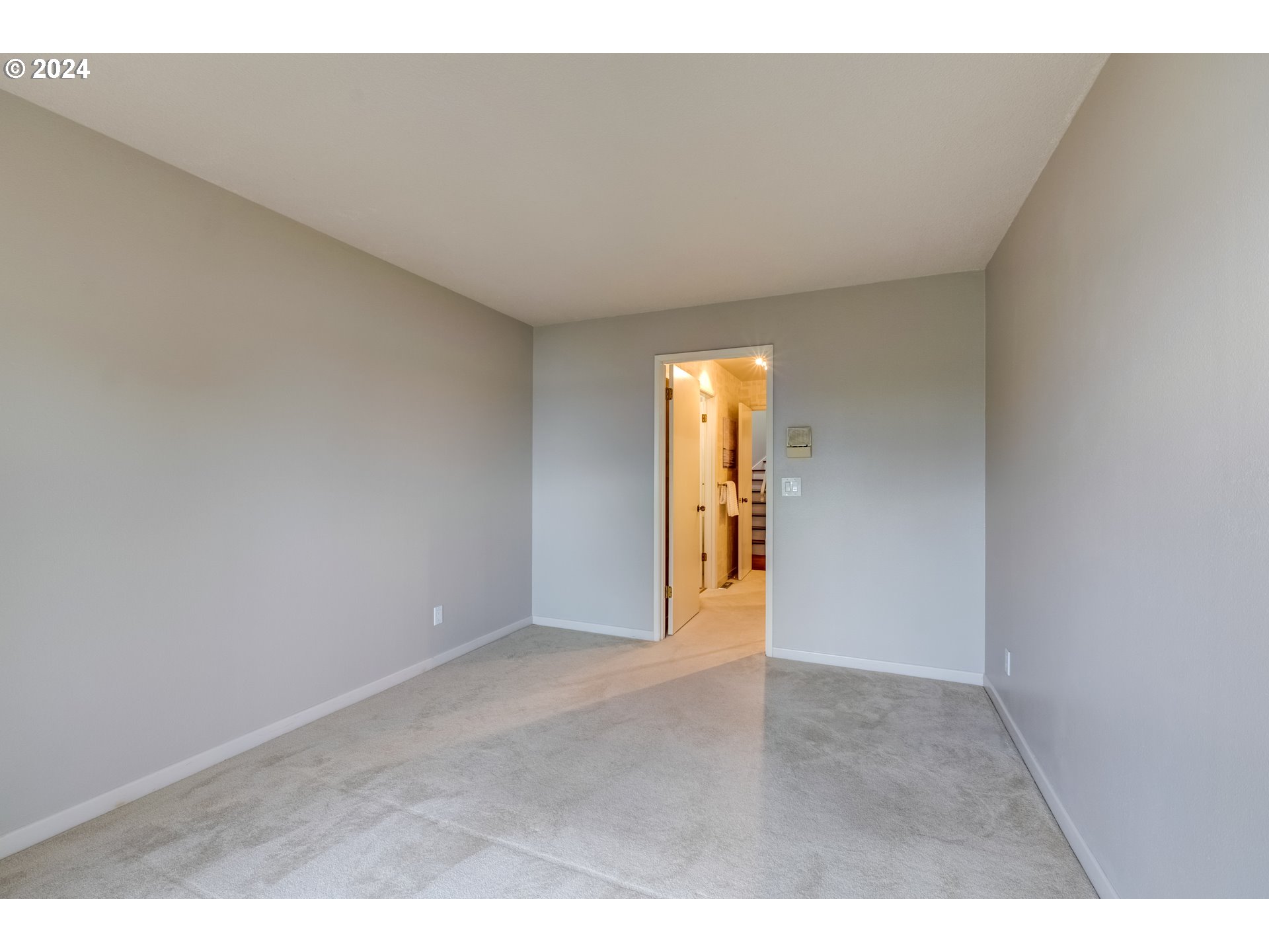 8906 NW LAKESHORE AVE 10